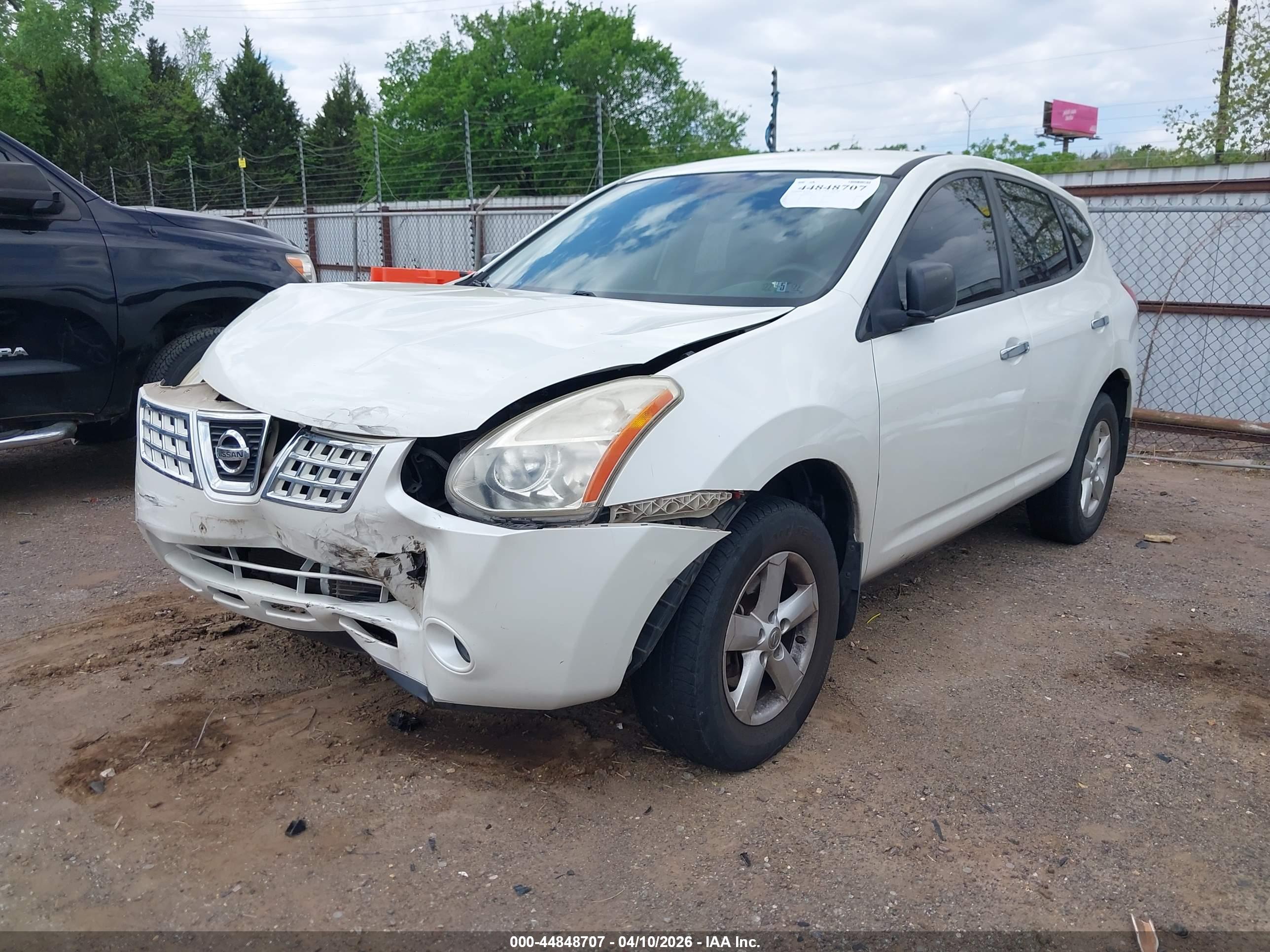NISSAN ROGUE image 2