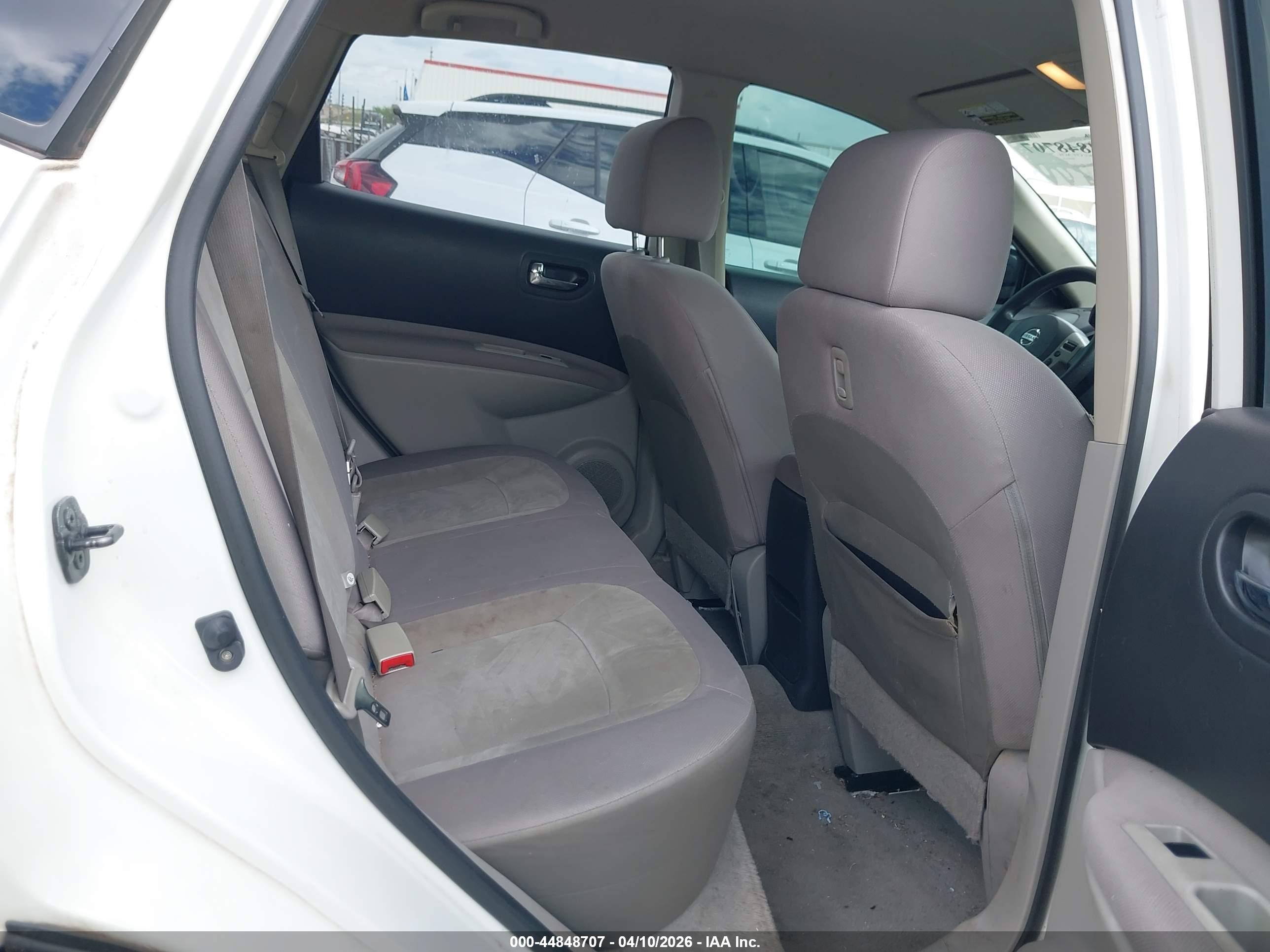 NISSAN ROGUE image 8