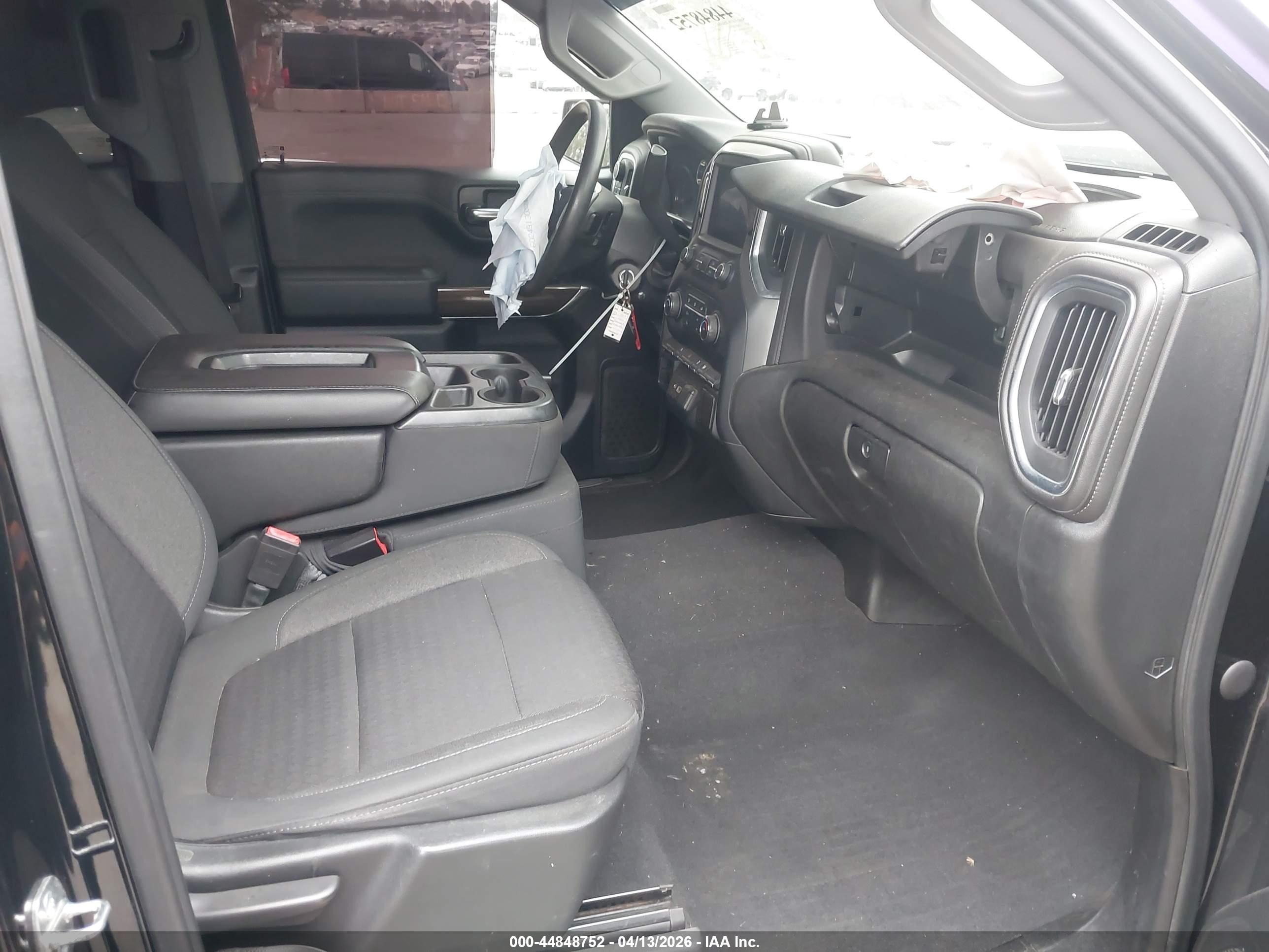 CHEVROLET SILVERADO image 5