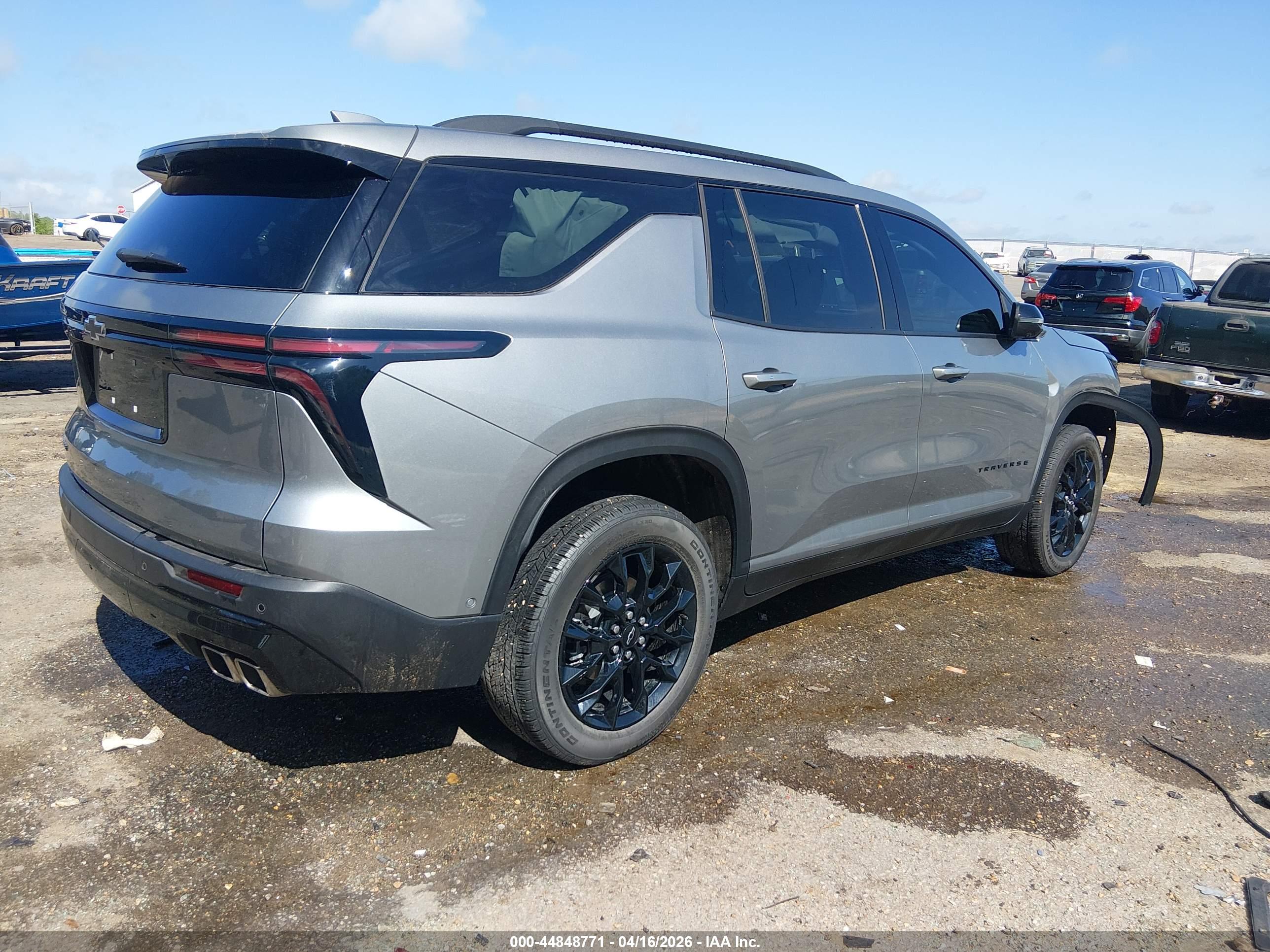 CHEVROLET TRAVERSE image 4