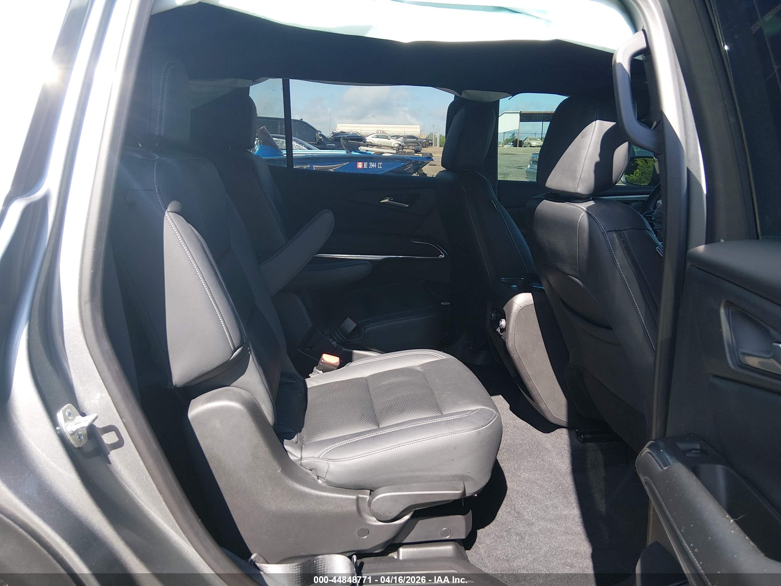 CHEVROLET TRAVERSE image 8