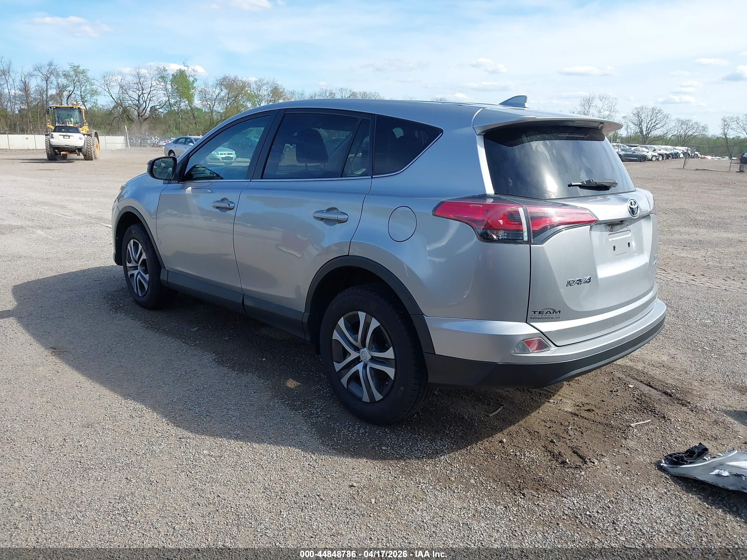 TOYOTA RAV4 image 3