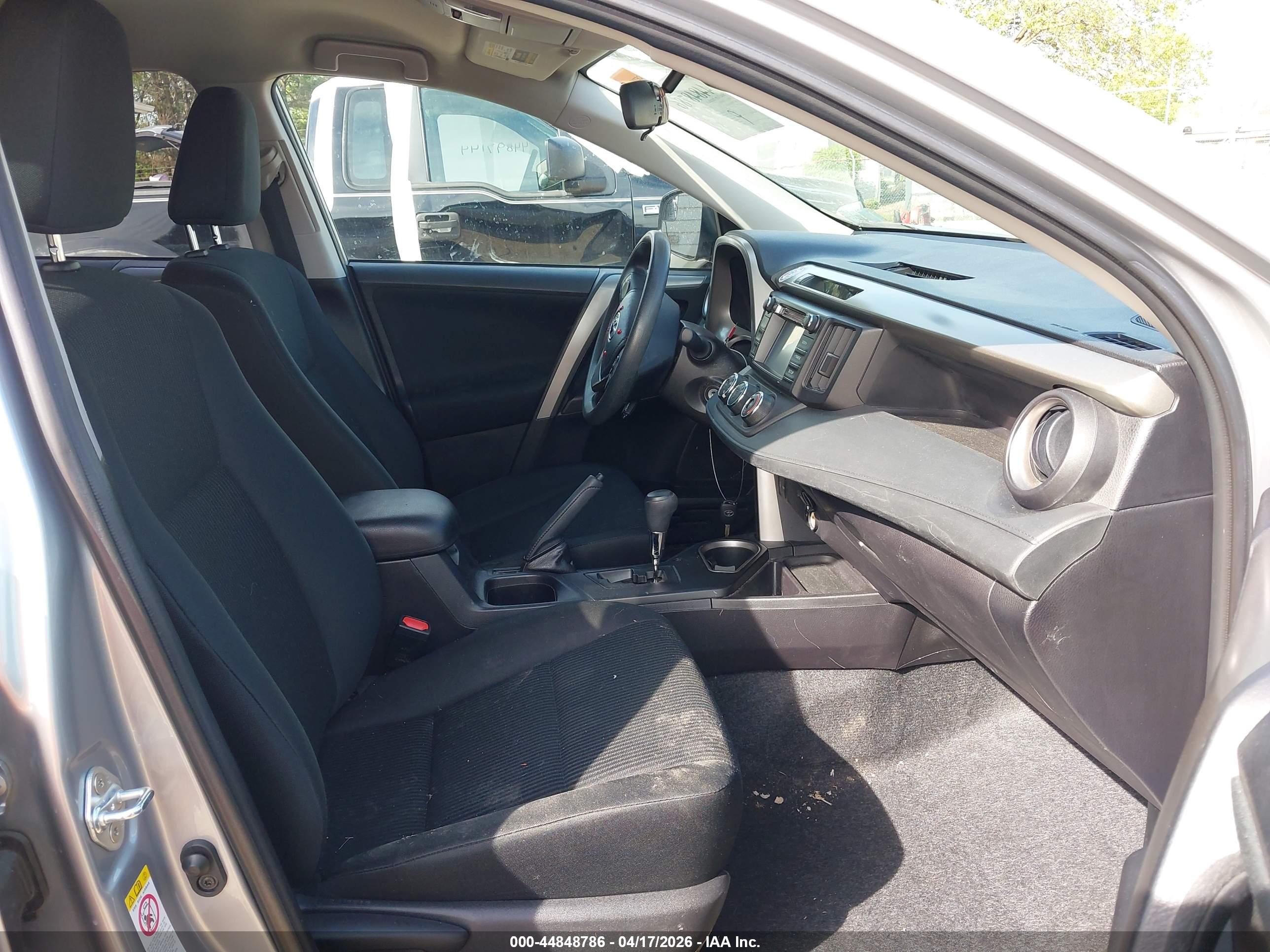 TOYOTA RAV4 image 5