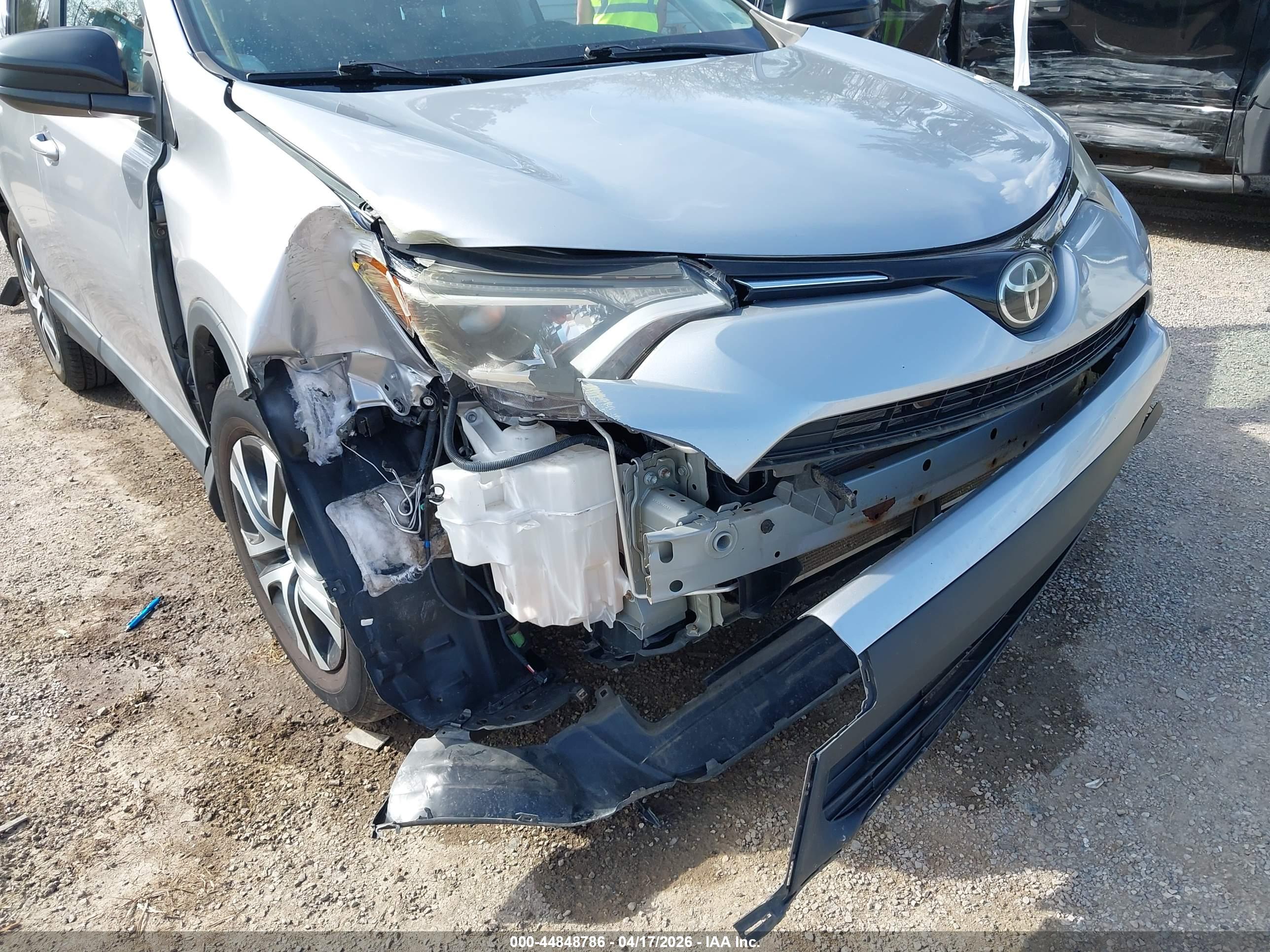 TOYOTA RAV4 image 6