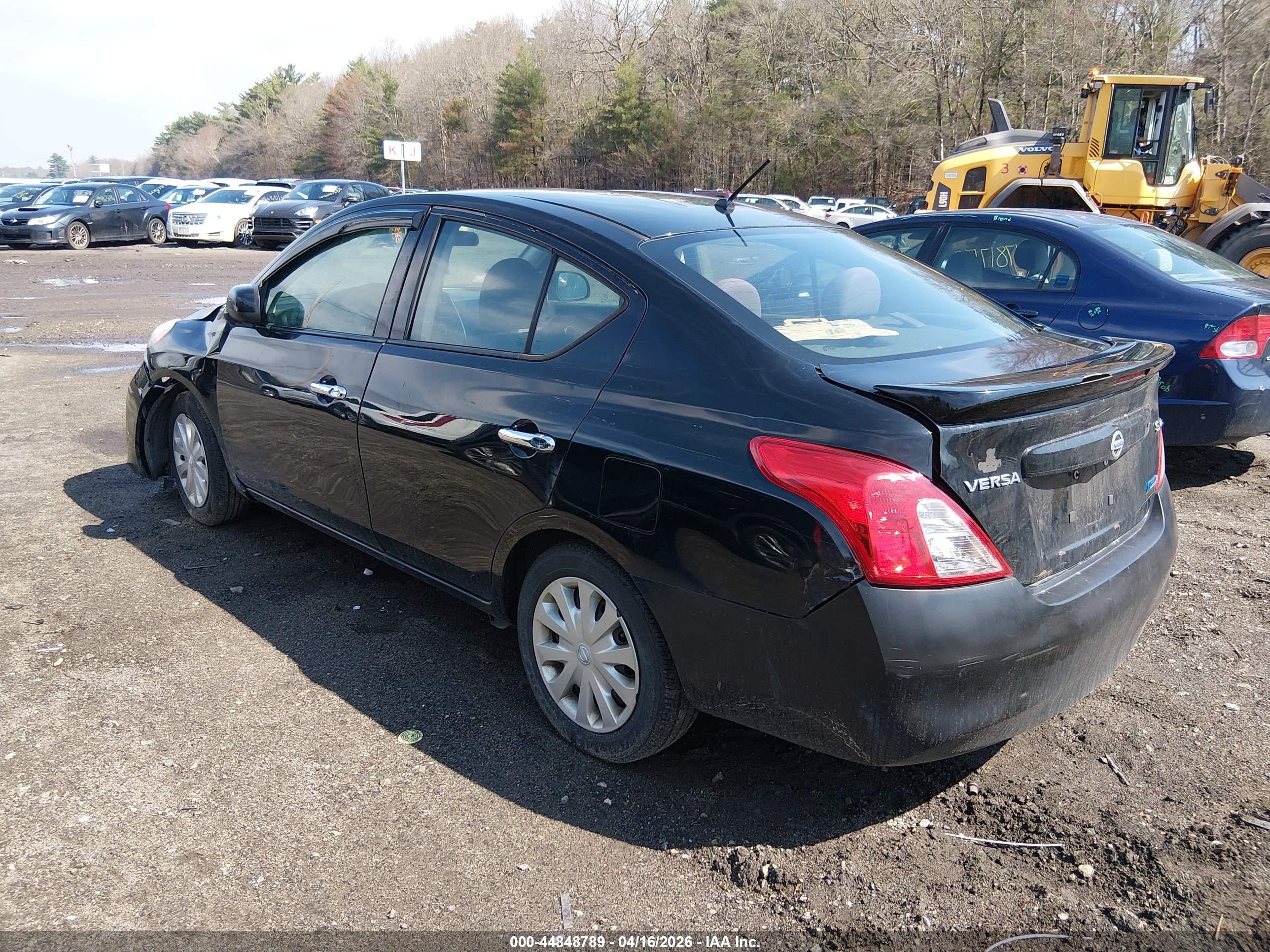 NISSAN VERSA image 3