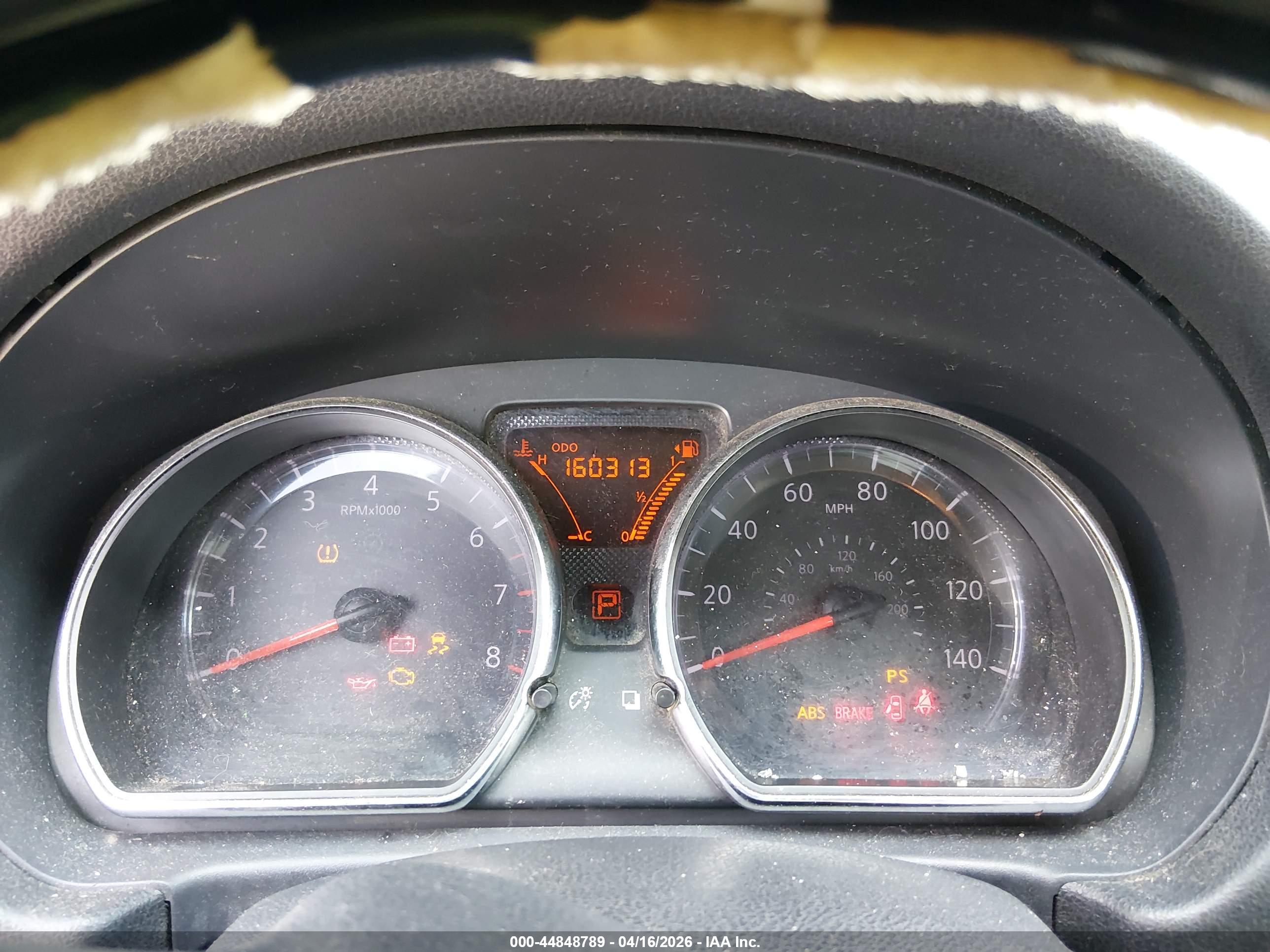 NISSAN VERSA image 7