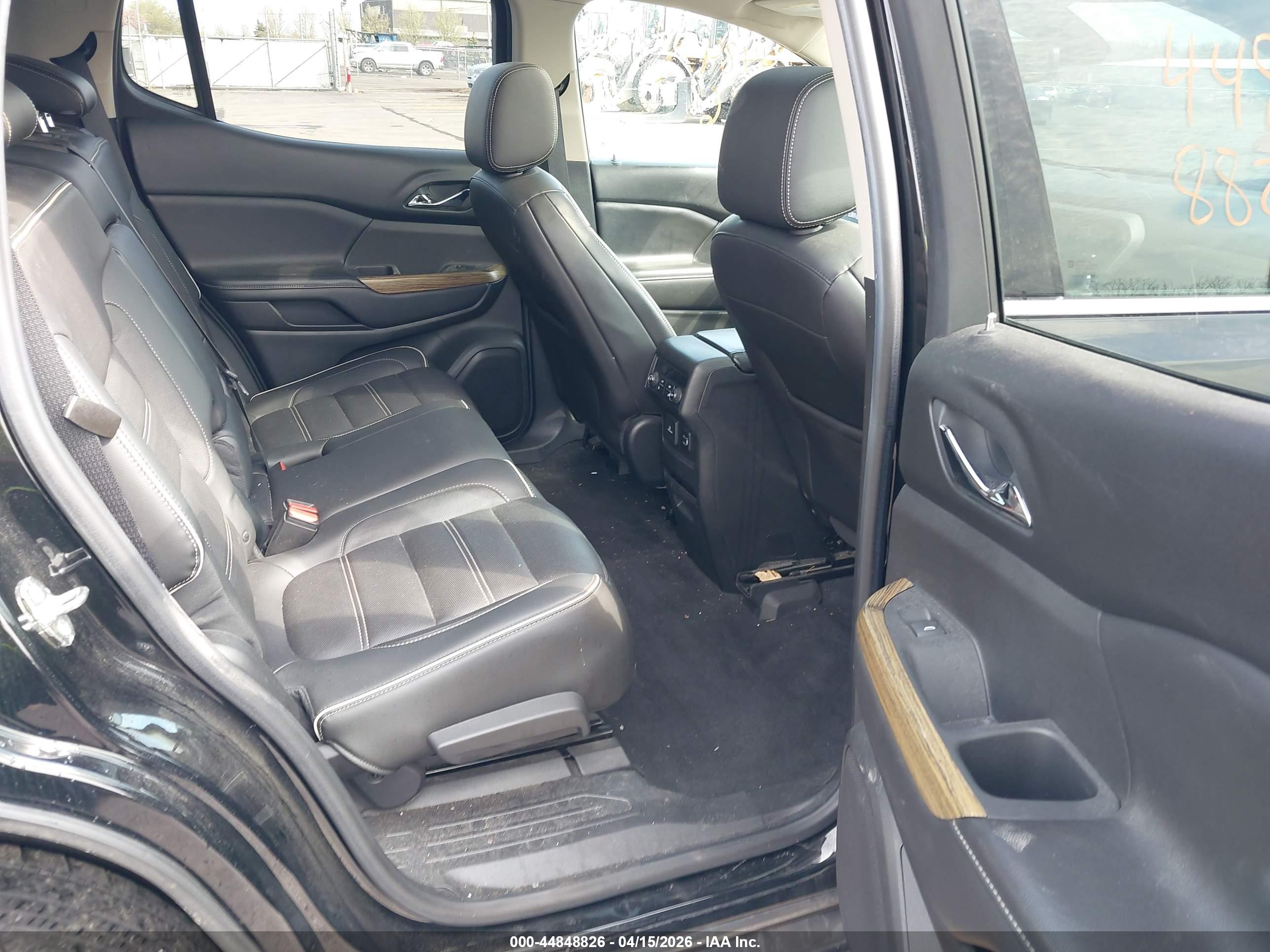 GMC ACADIA image 8