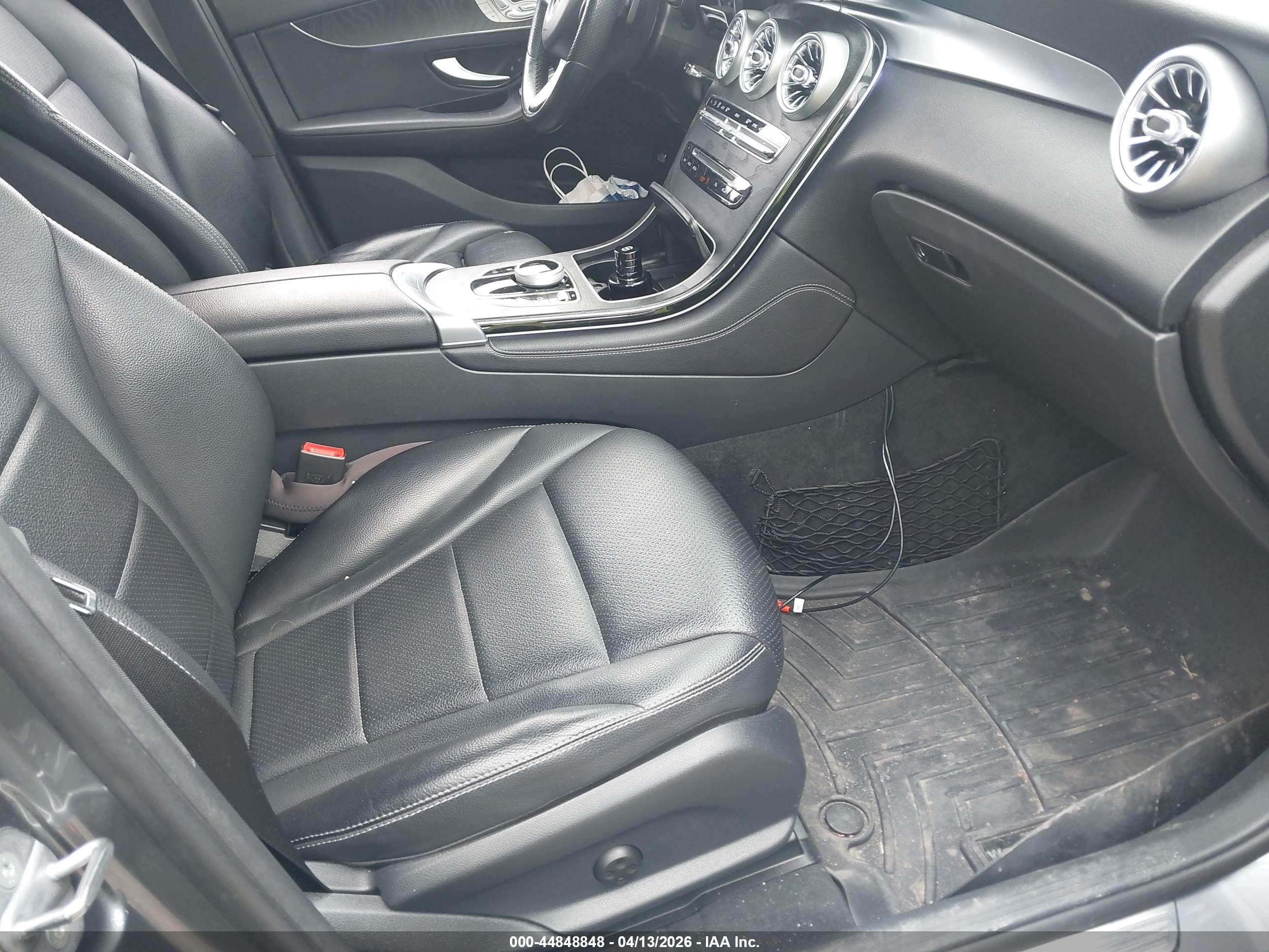 MERCEDES-BENZ GLC image 5
