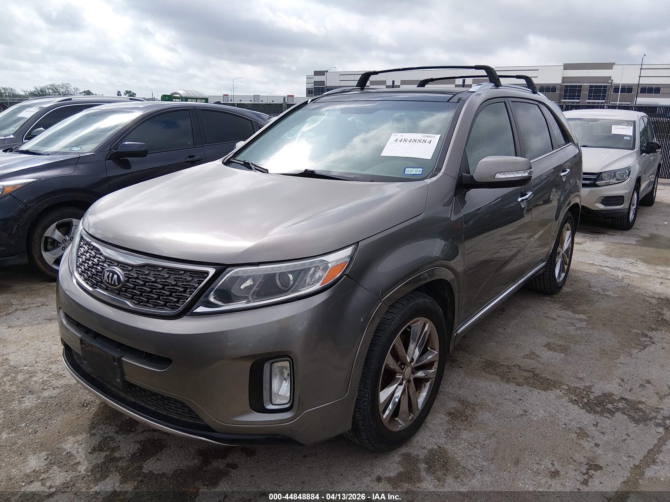KIA SORENTO image 2