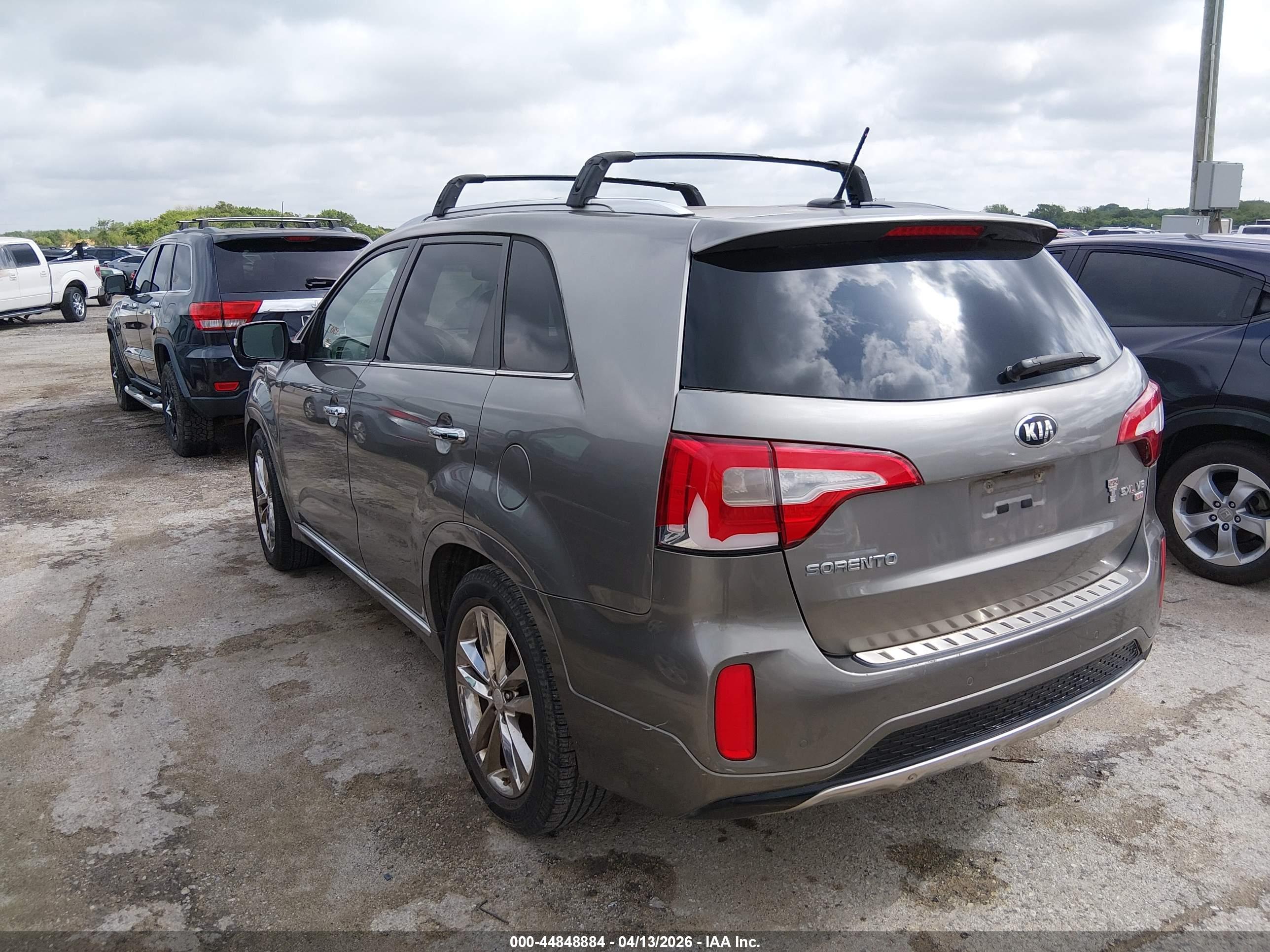 KIA SORENTO image 3