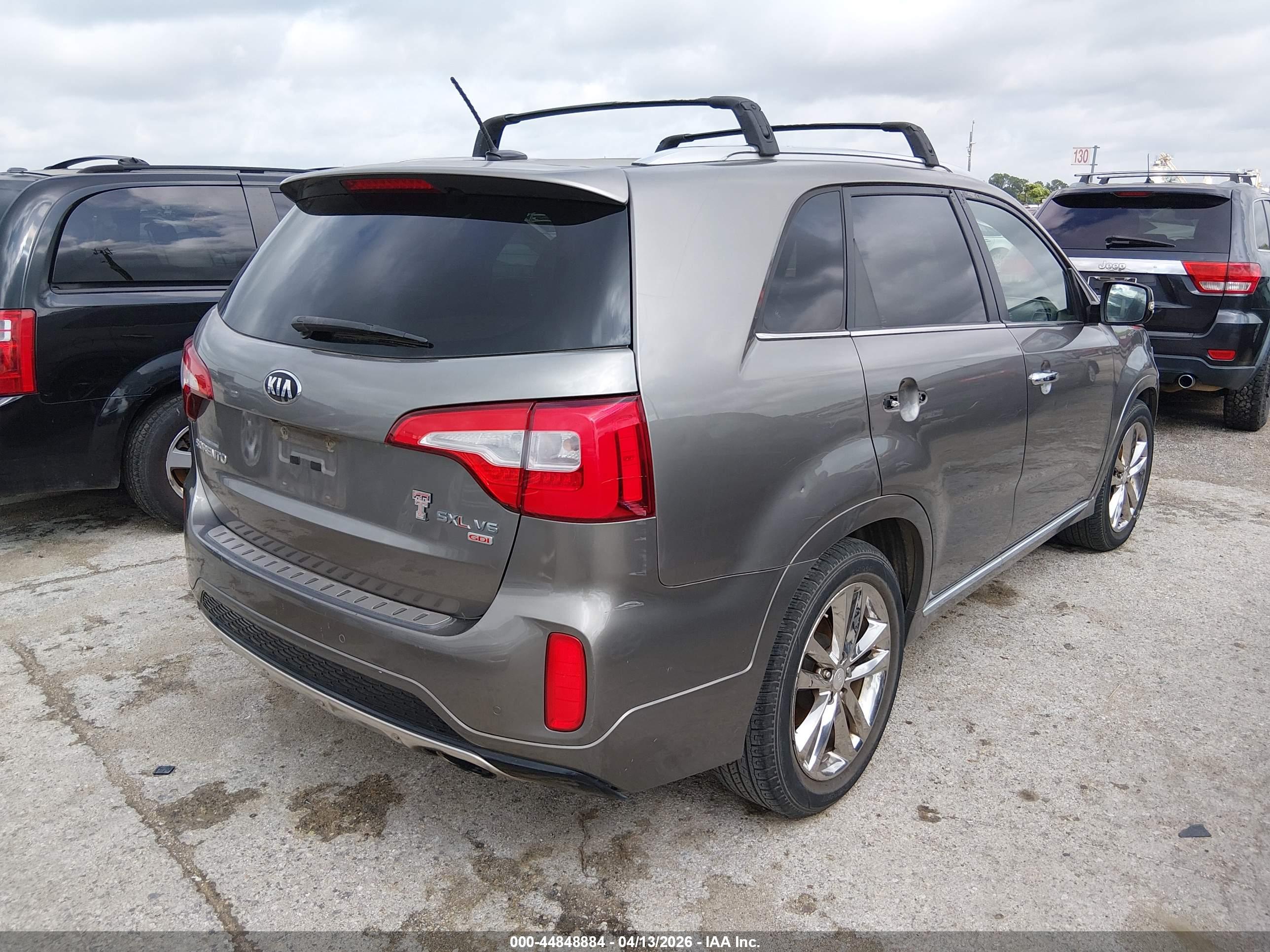 KIA SORENTO image 4