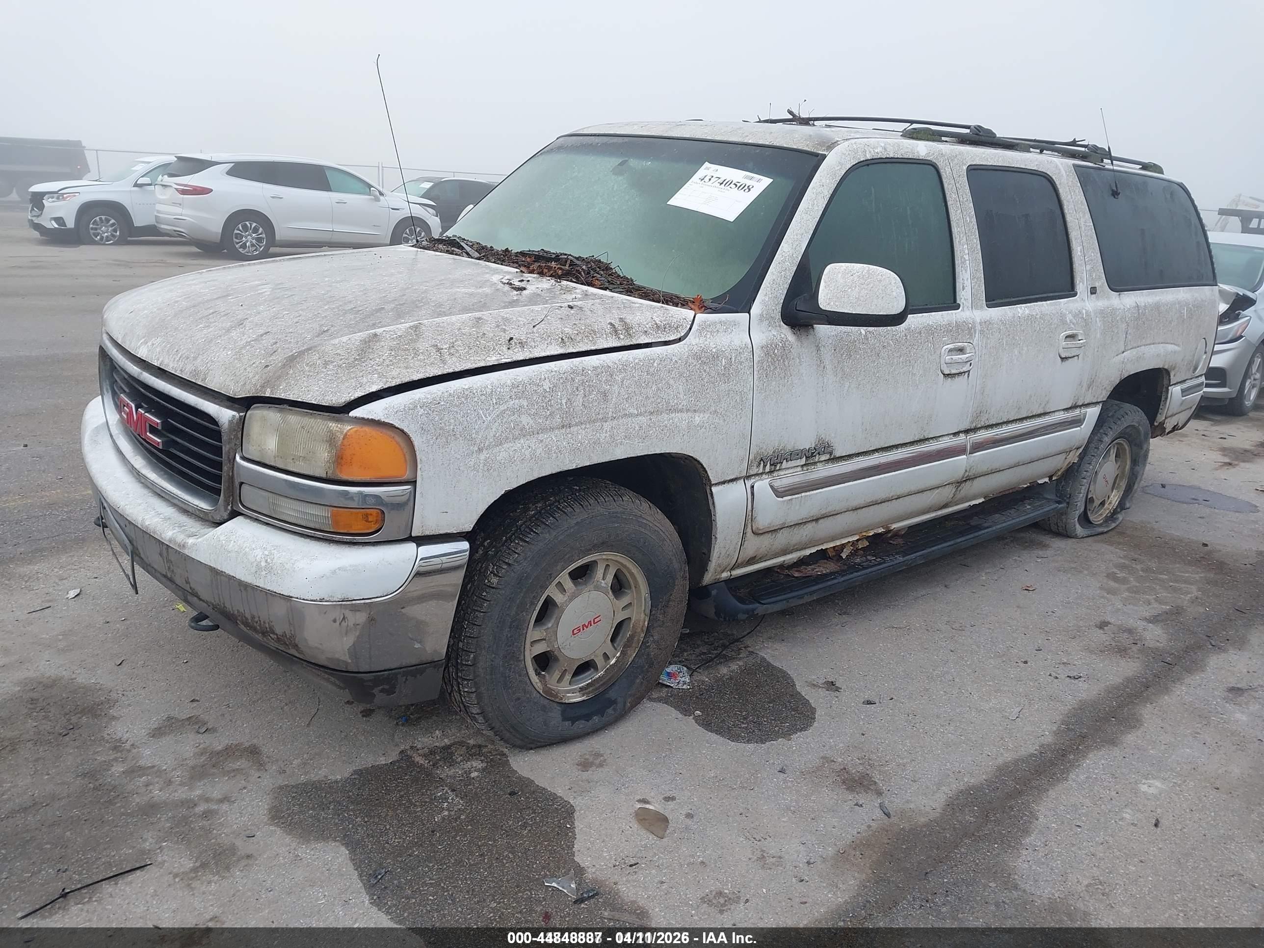 GMC YUKON image 2
