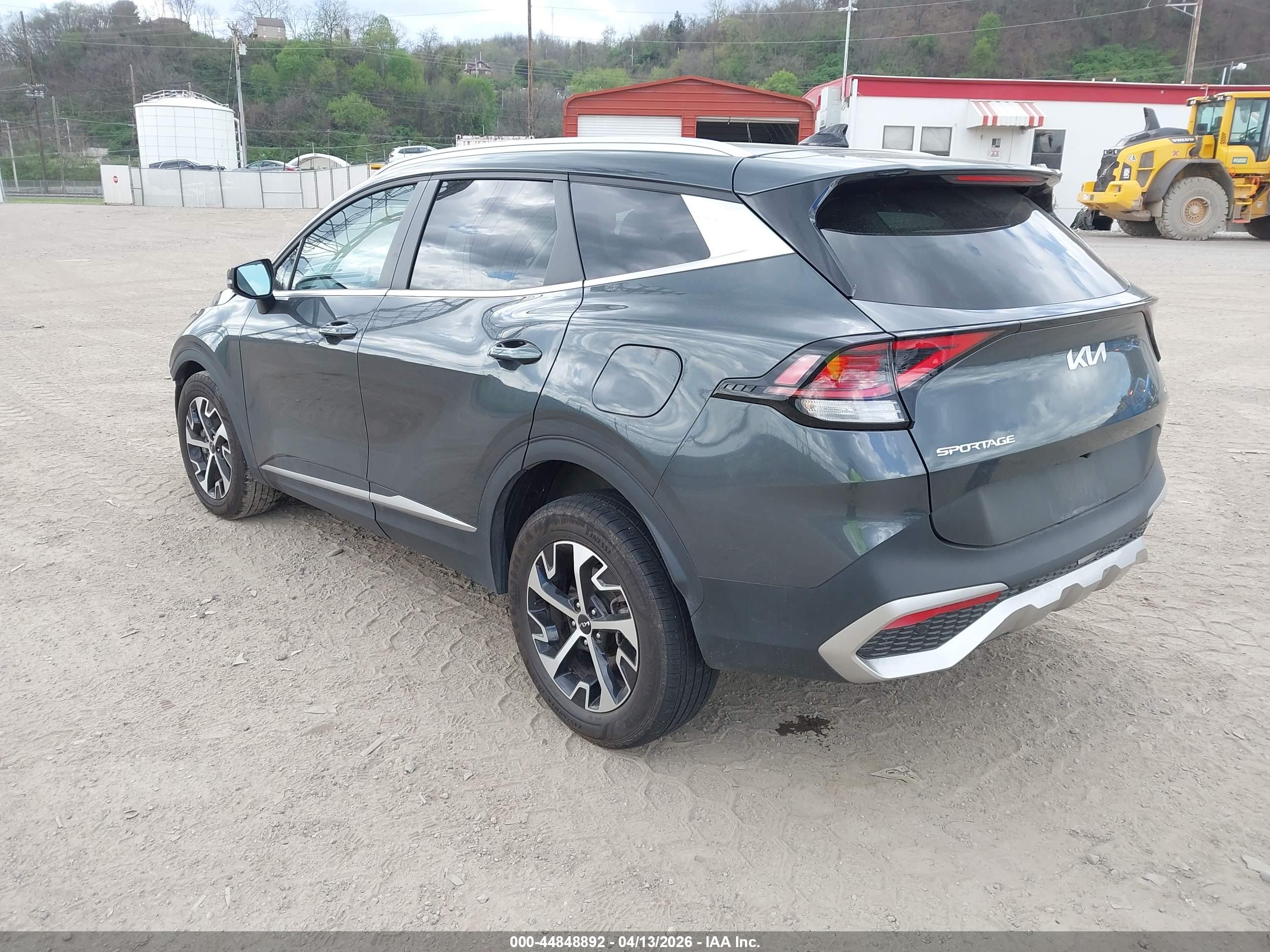 KIA SPORTAGE image 3