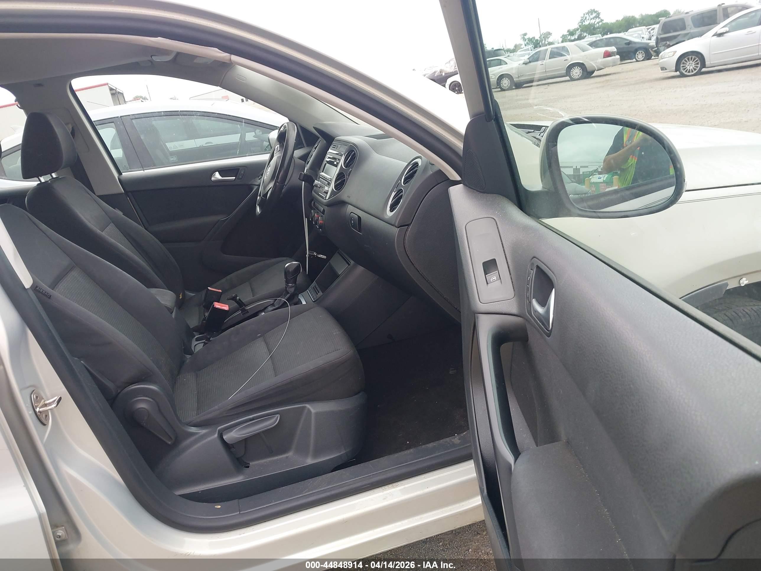 VOLKSWAGEN TIGUAN image 5