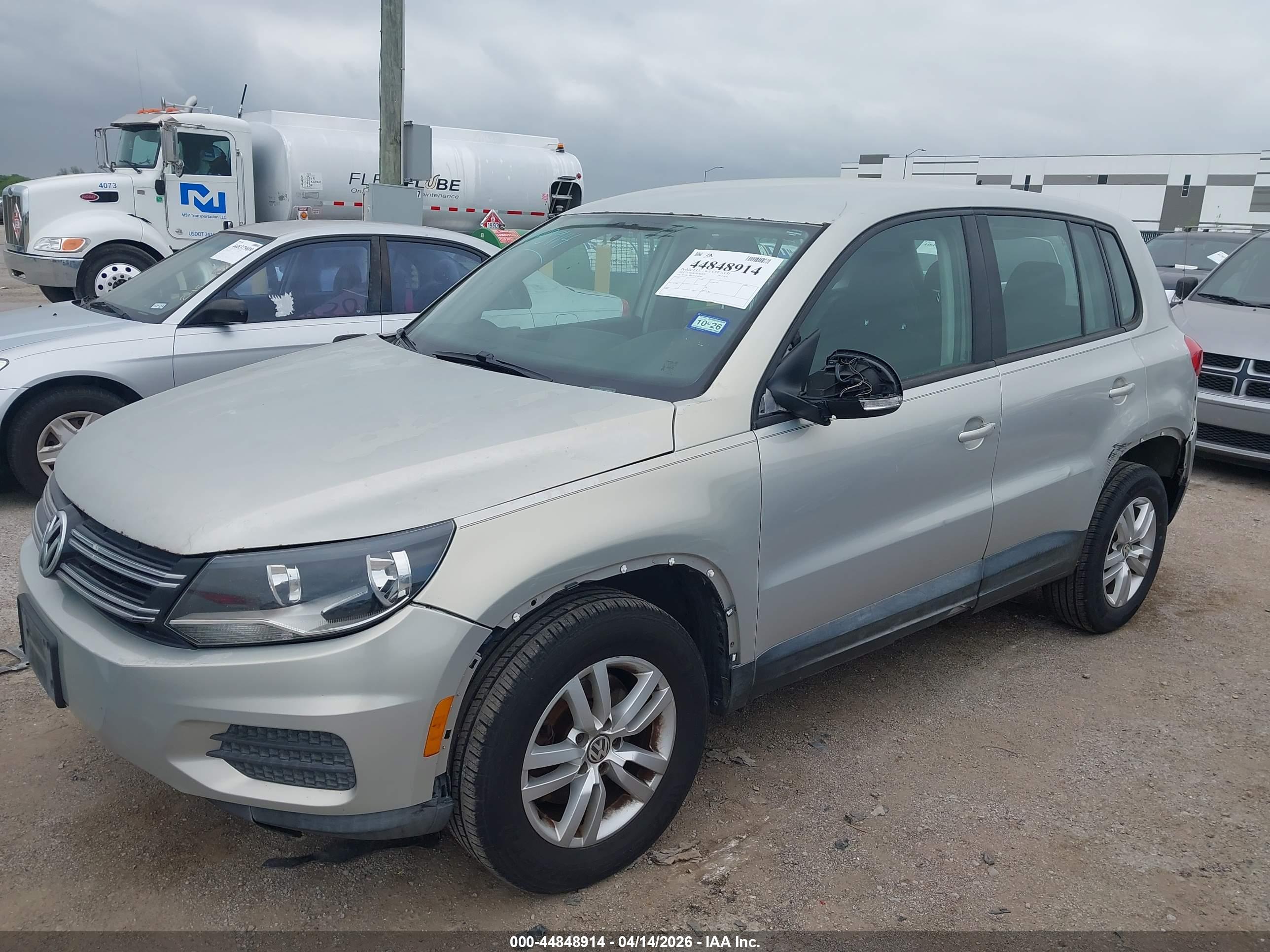 VOLKSWAGEN TIGUAN image 6