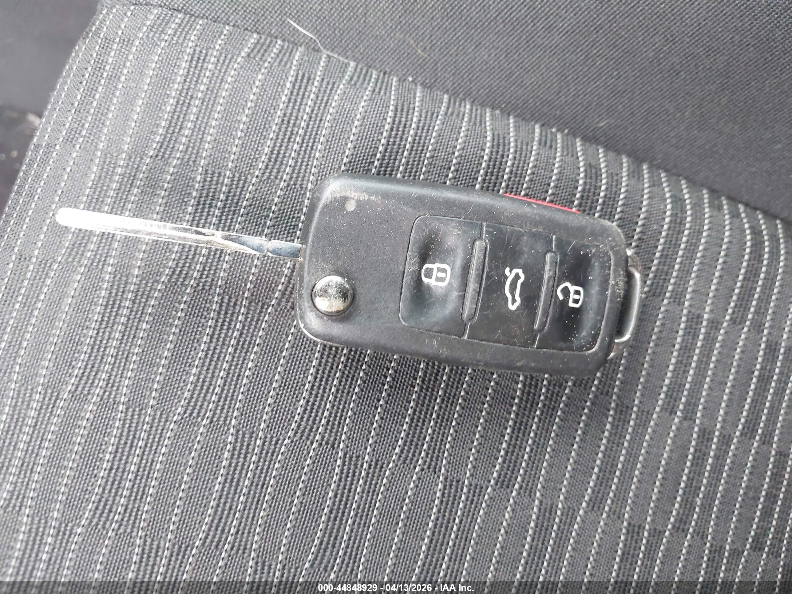 VOLKSWAGEN TIGUAN image 11