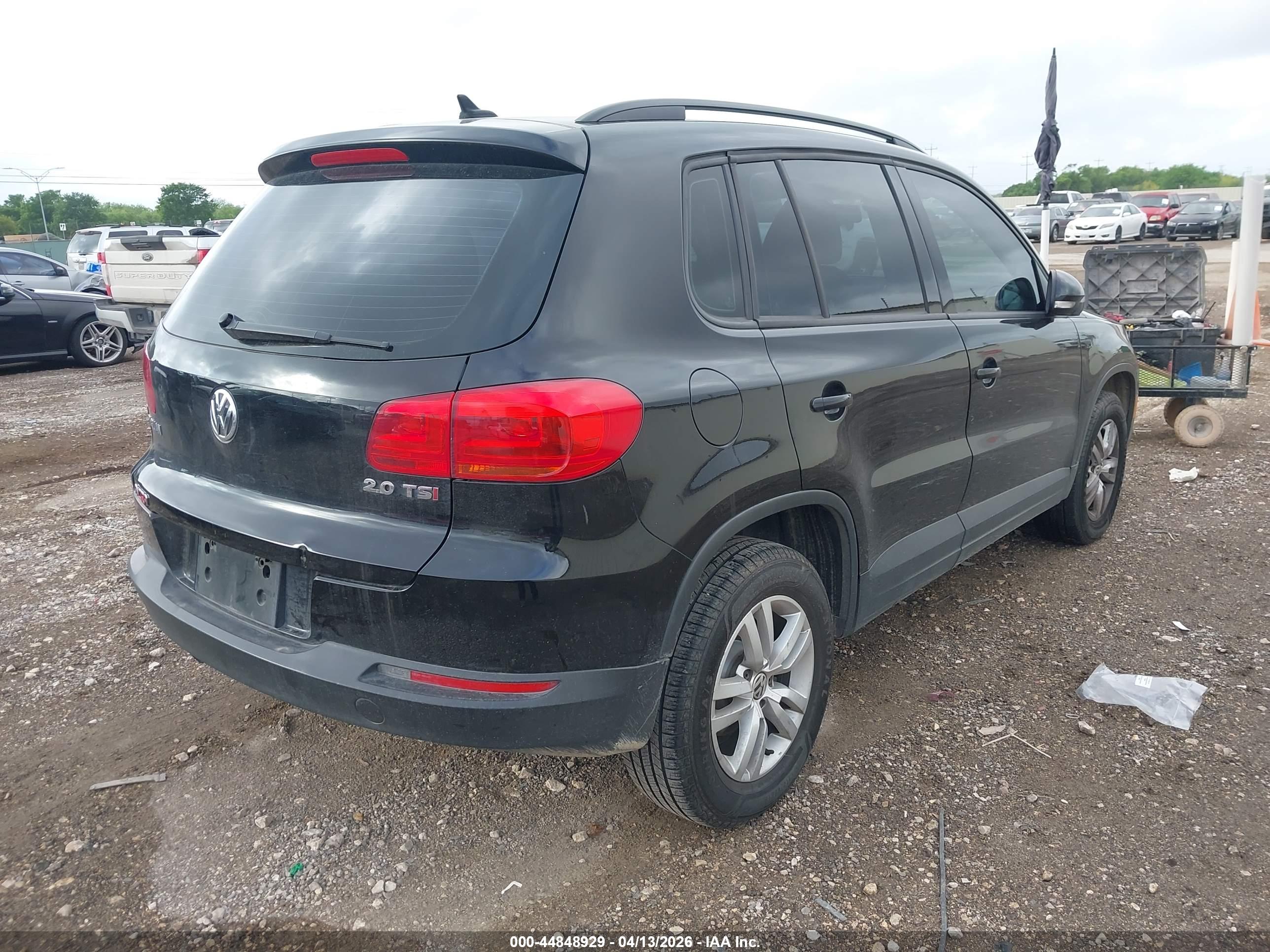 VOLKSWAGEN TIGUAN image 4