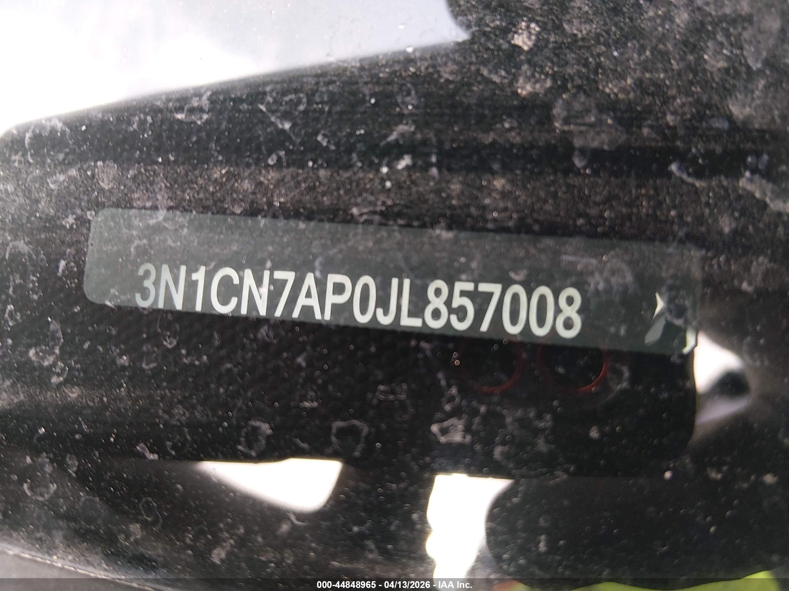 NISSAN VERSA image 9
