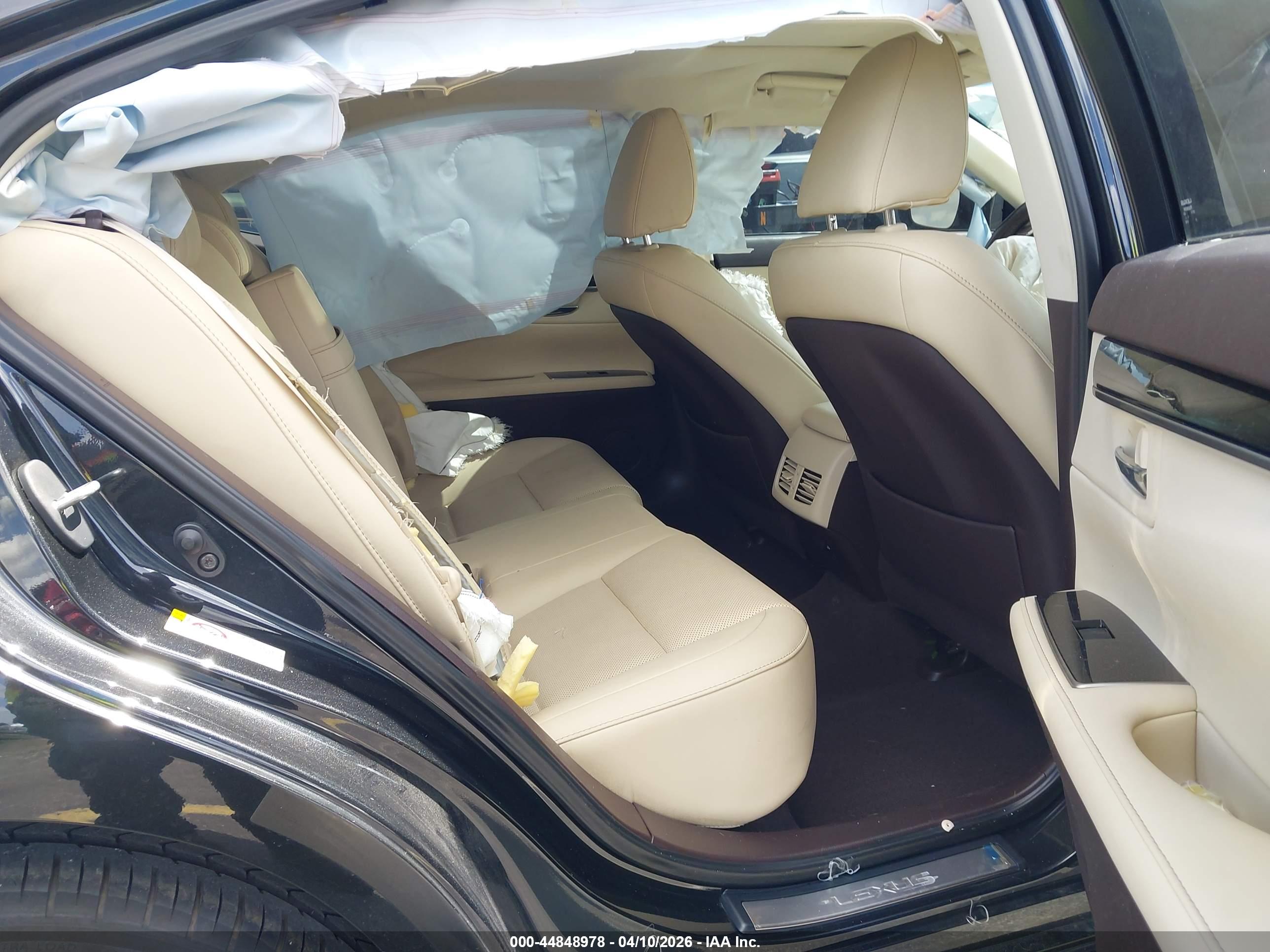 LEXUS ES image 8