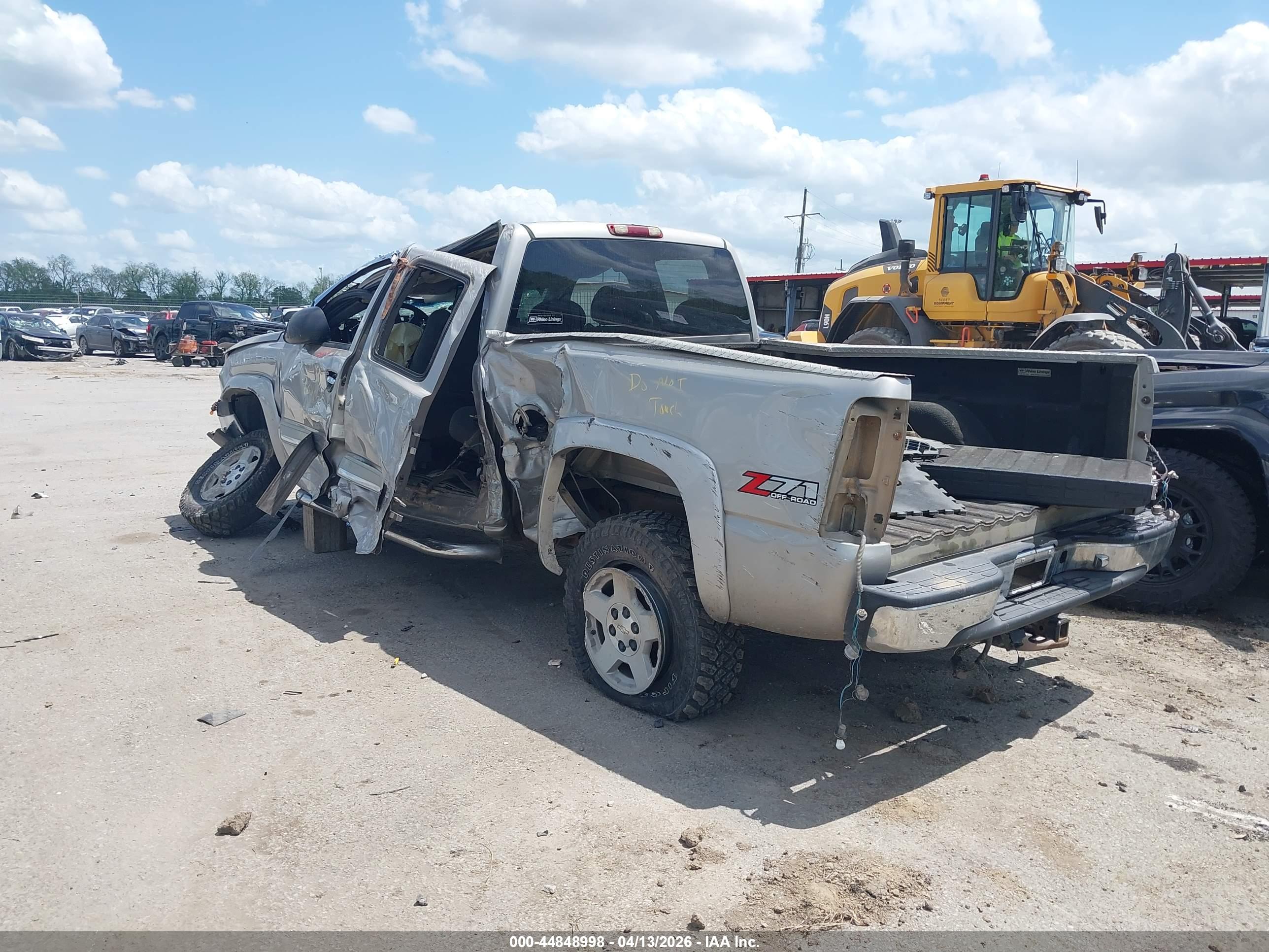 CHEVROLET SILVERADO image 3