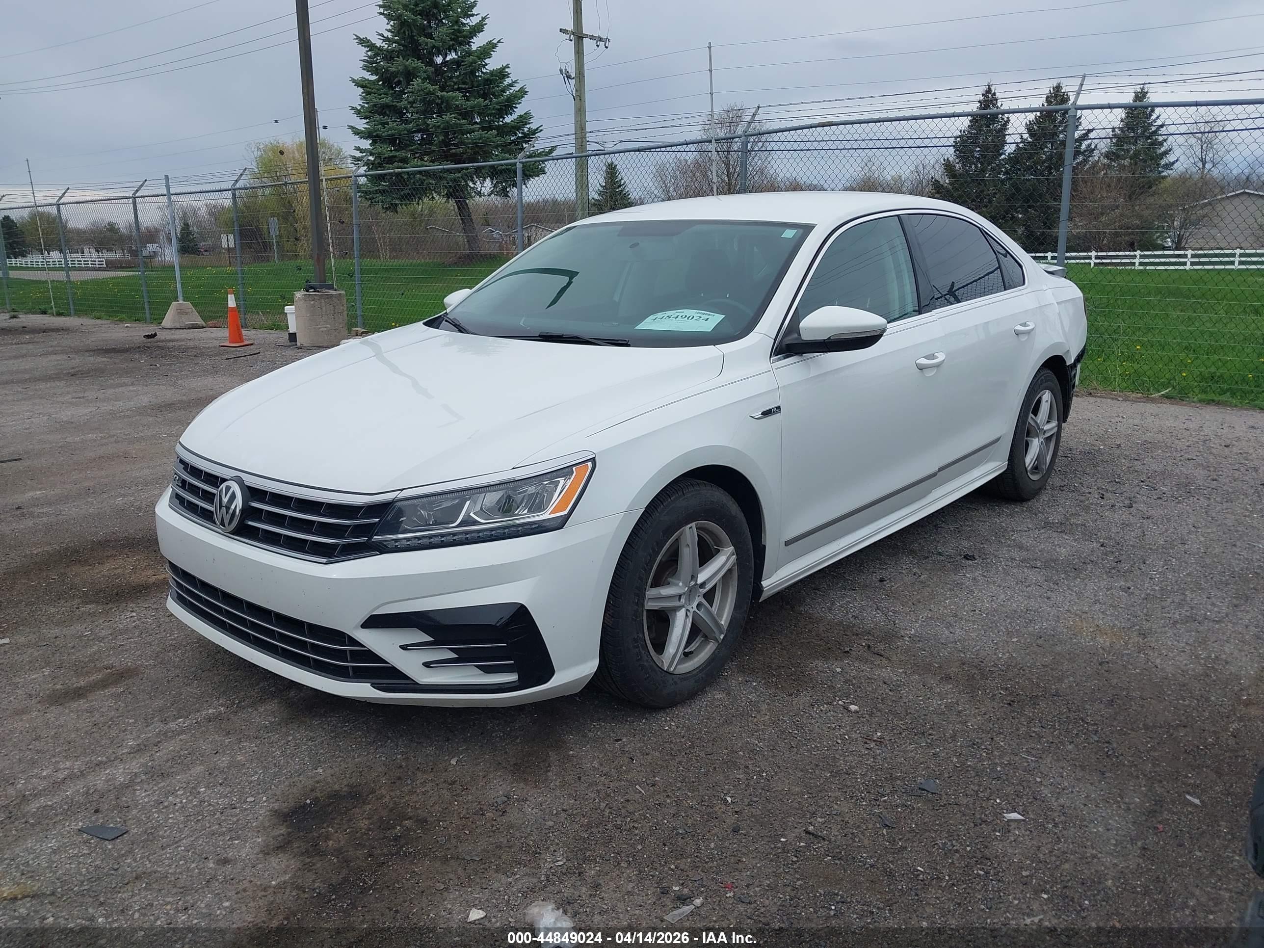 VOLKSWAGEN PASSAT image 2