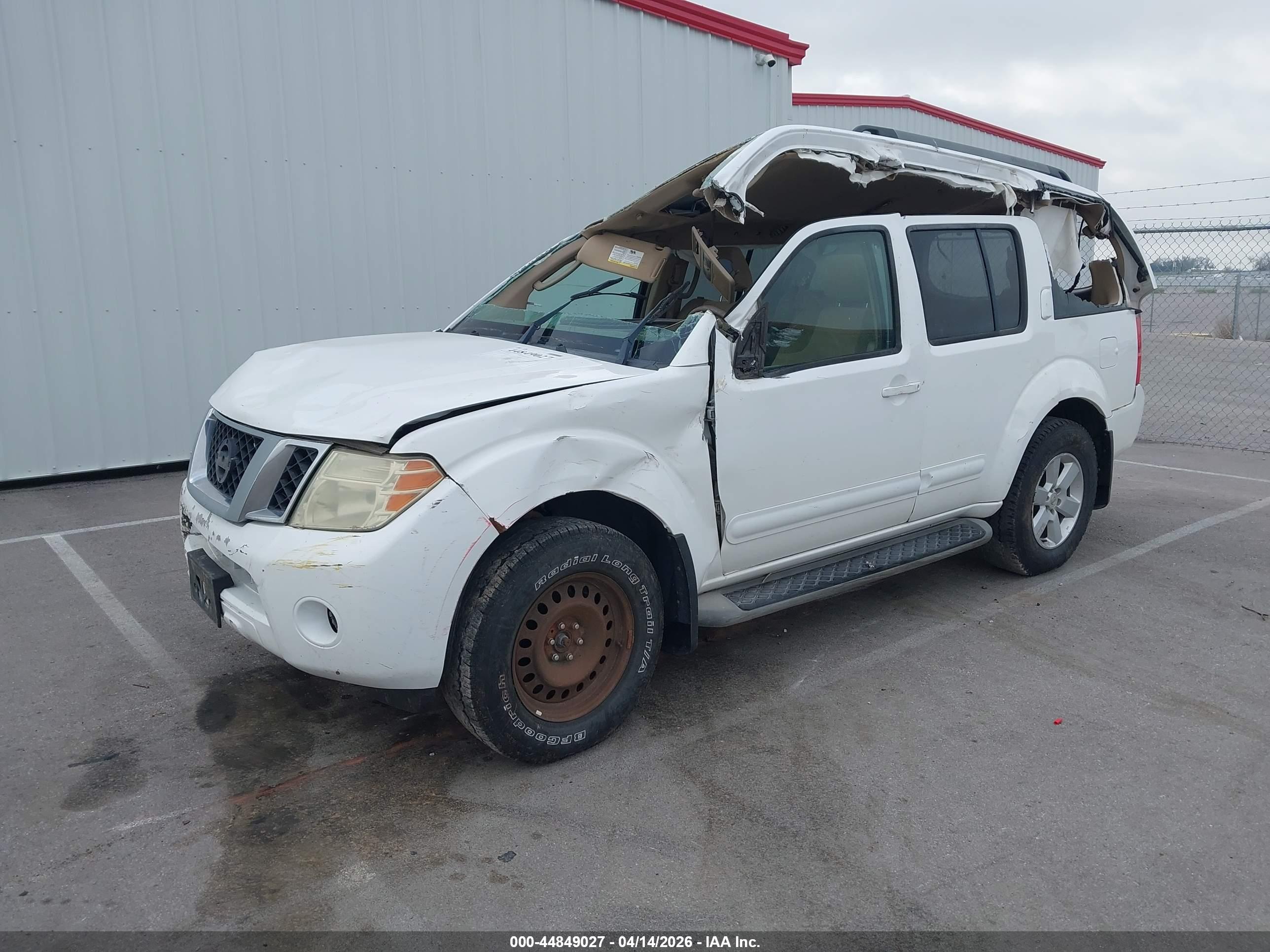 NISSAN PATHFINDER image 2