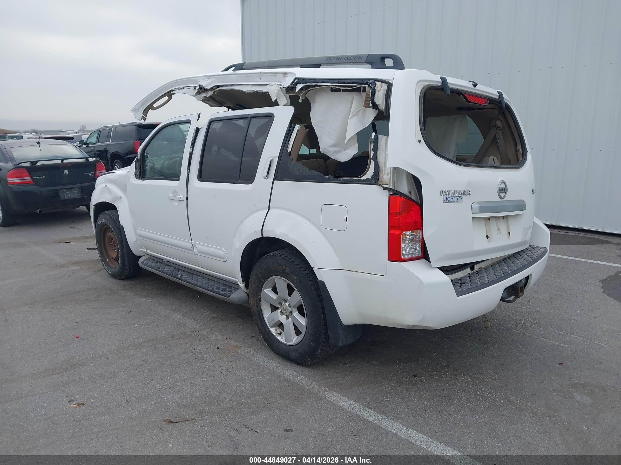 NISSAN PATHFINDER image 3