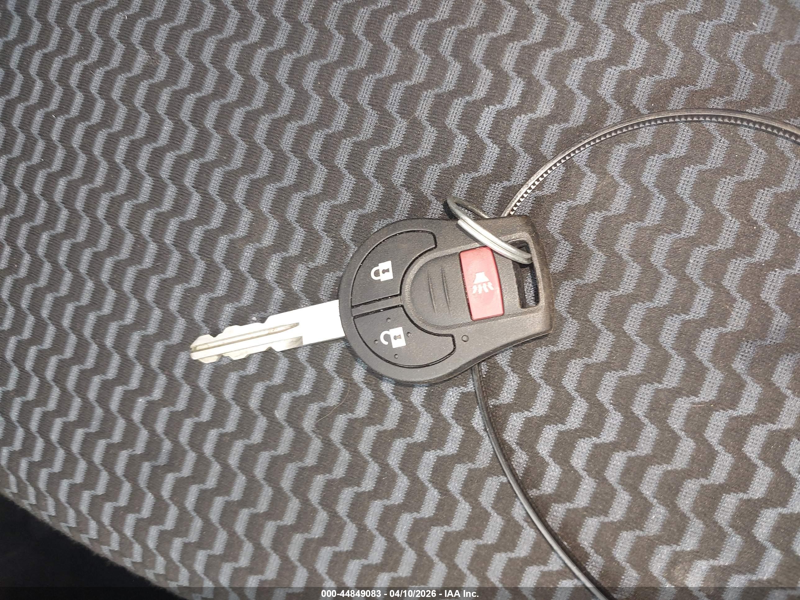NISSAN VERSA image 11