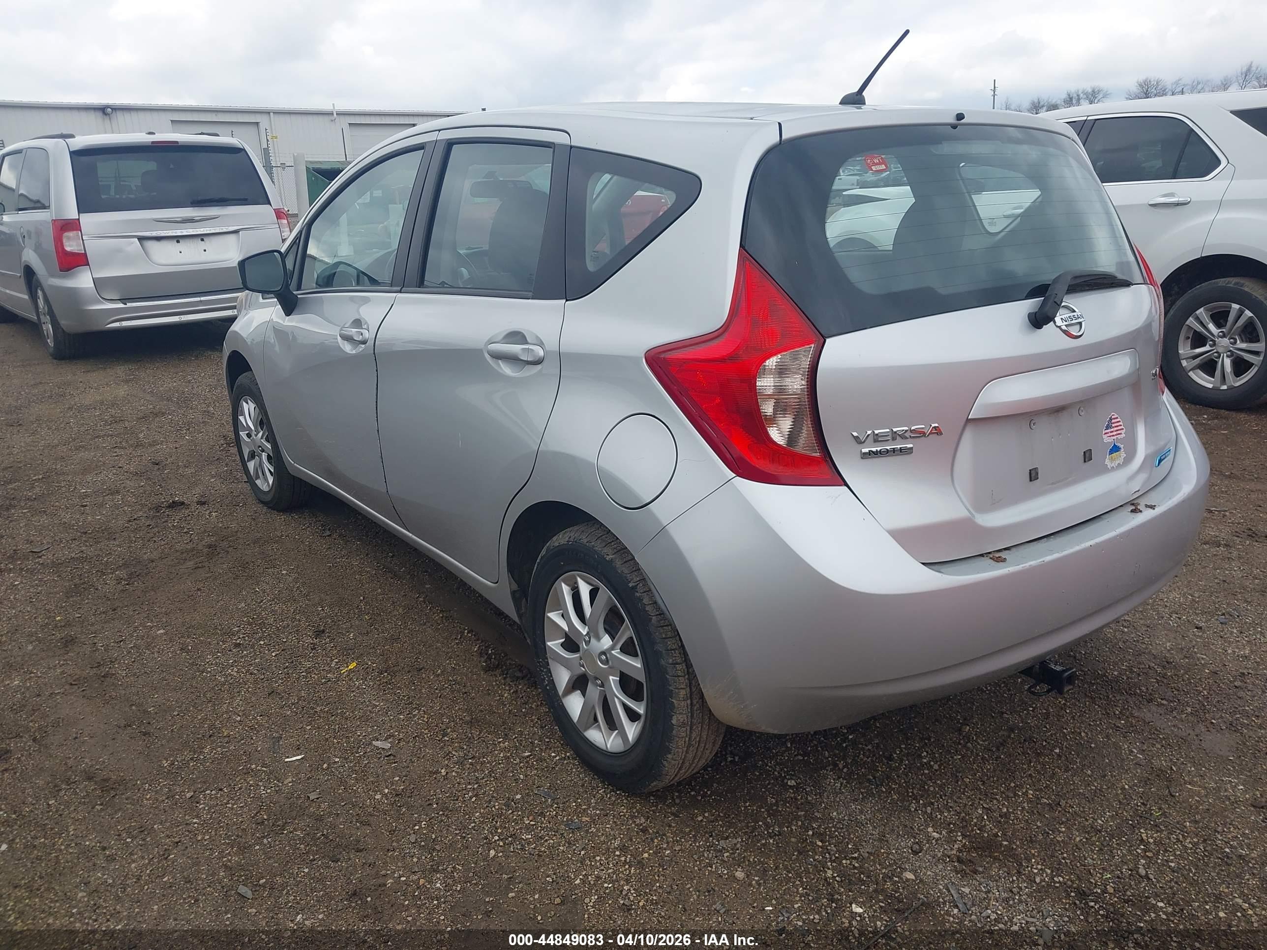 NISSAN VERSA image 3