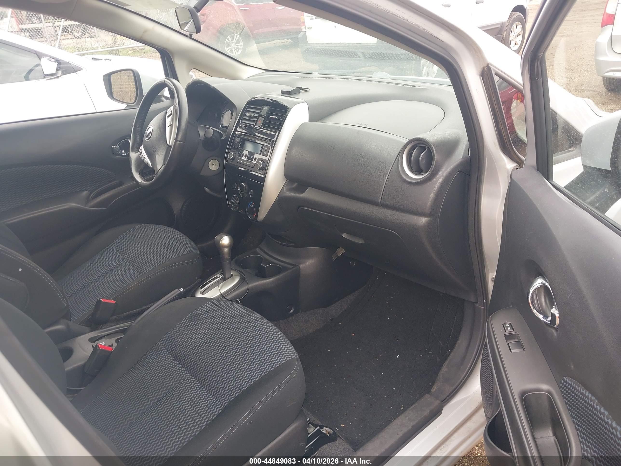 NISSAN VERSA image 5