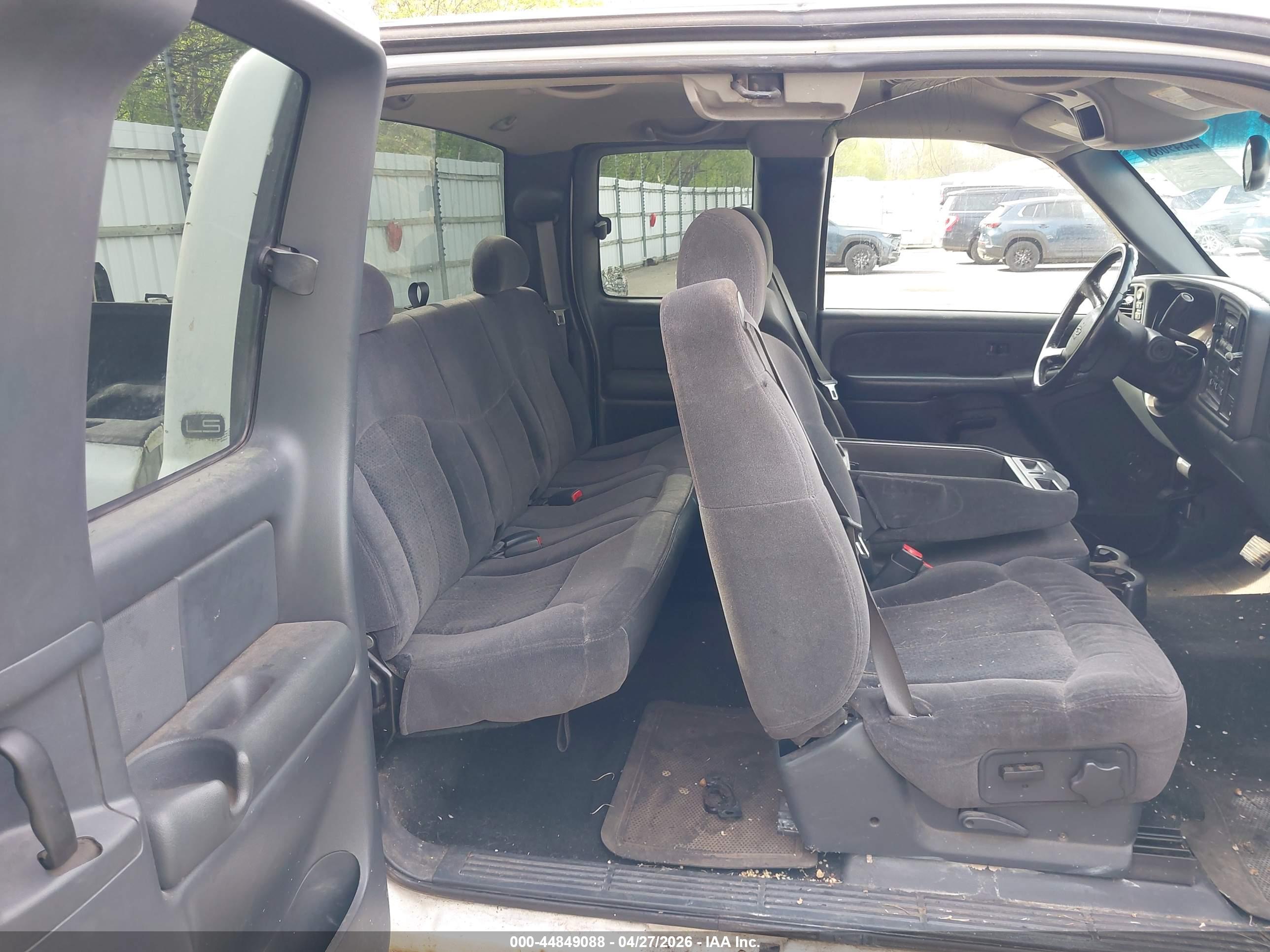CHEVROLET SILVERADO image 8