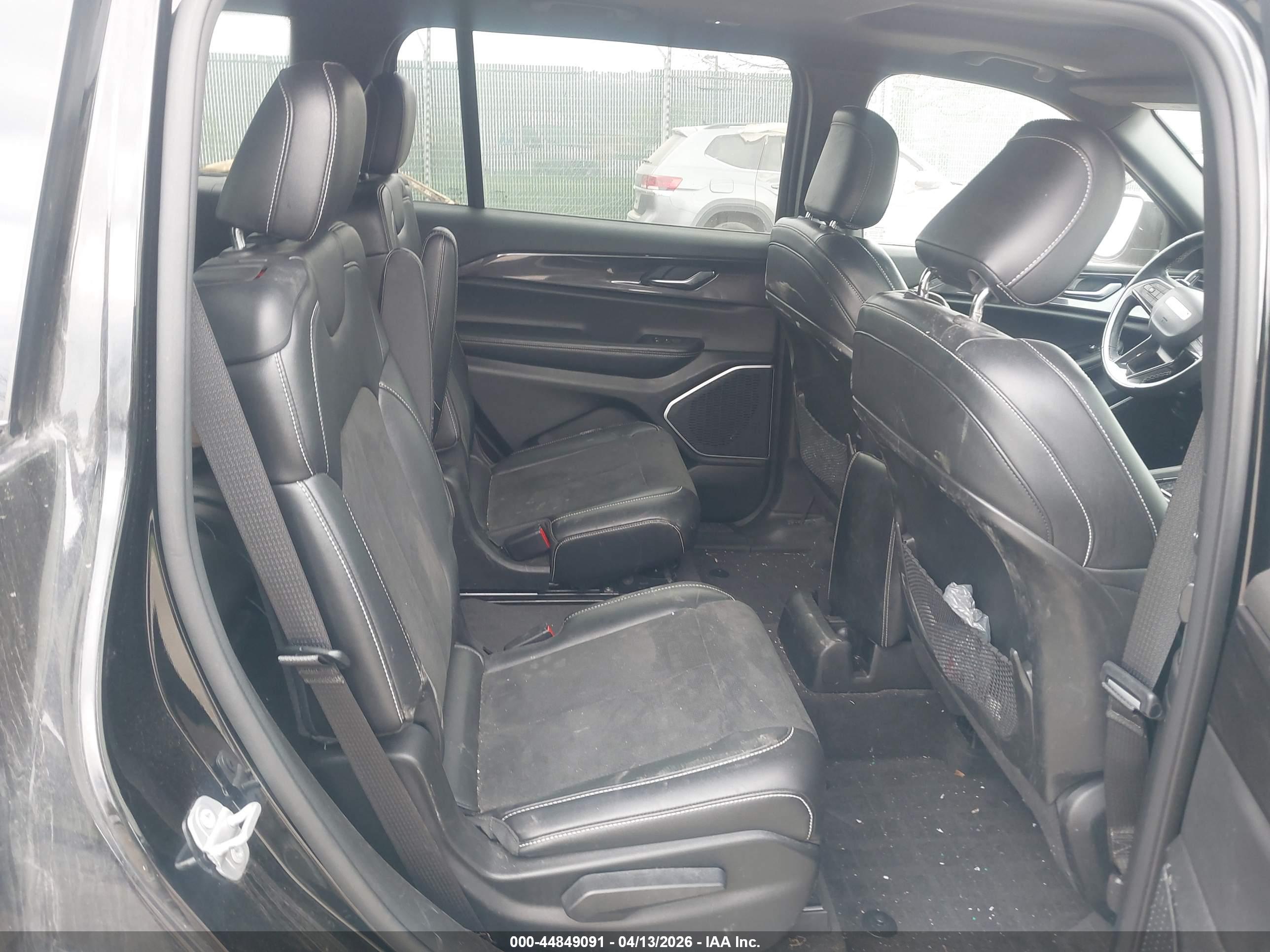JEEP GRAND image 8
