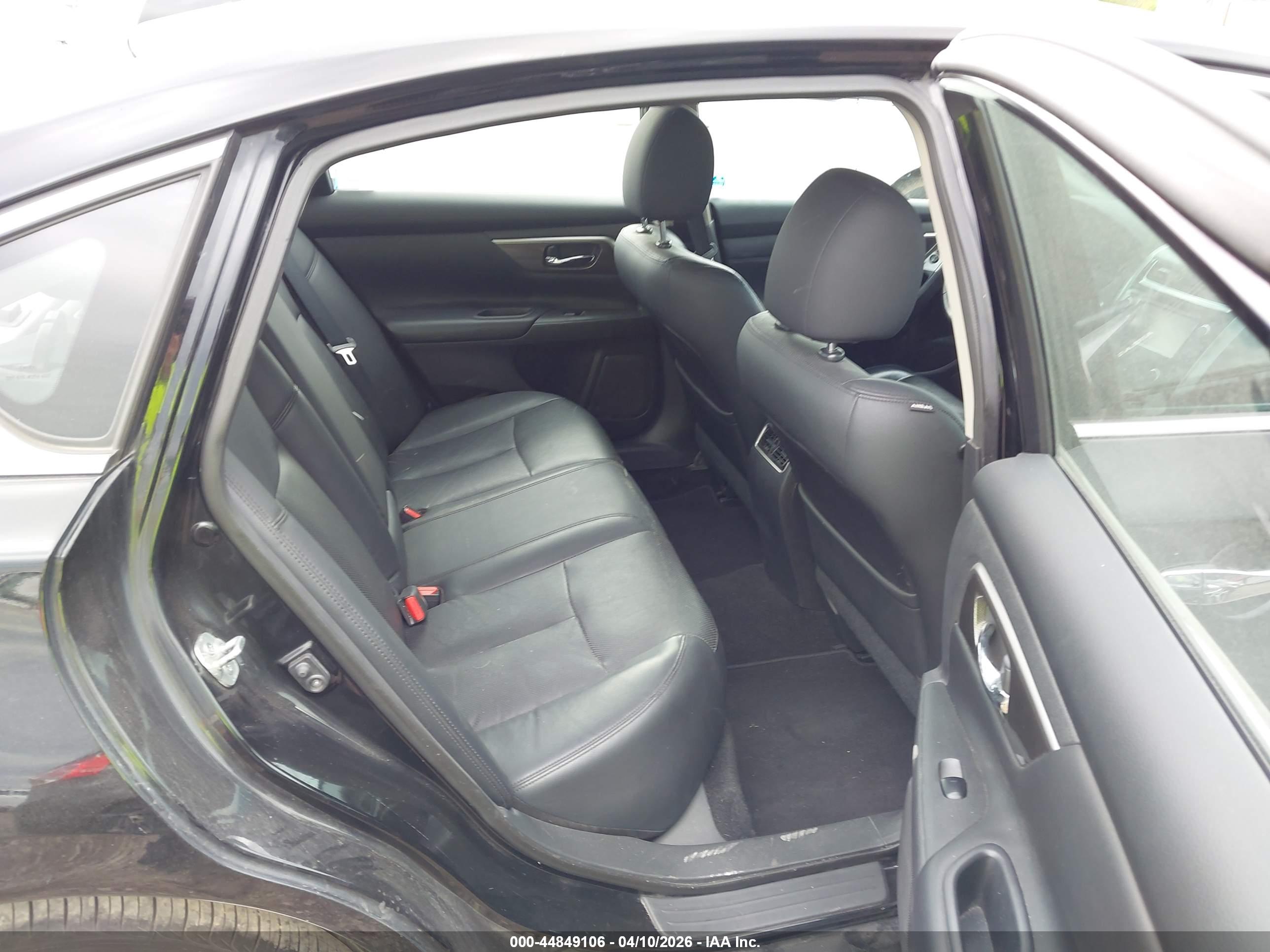 NISSAN ALTIMA image 8