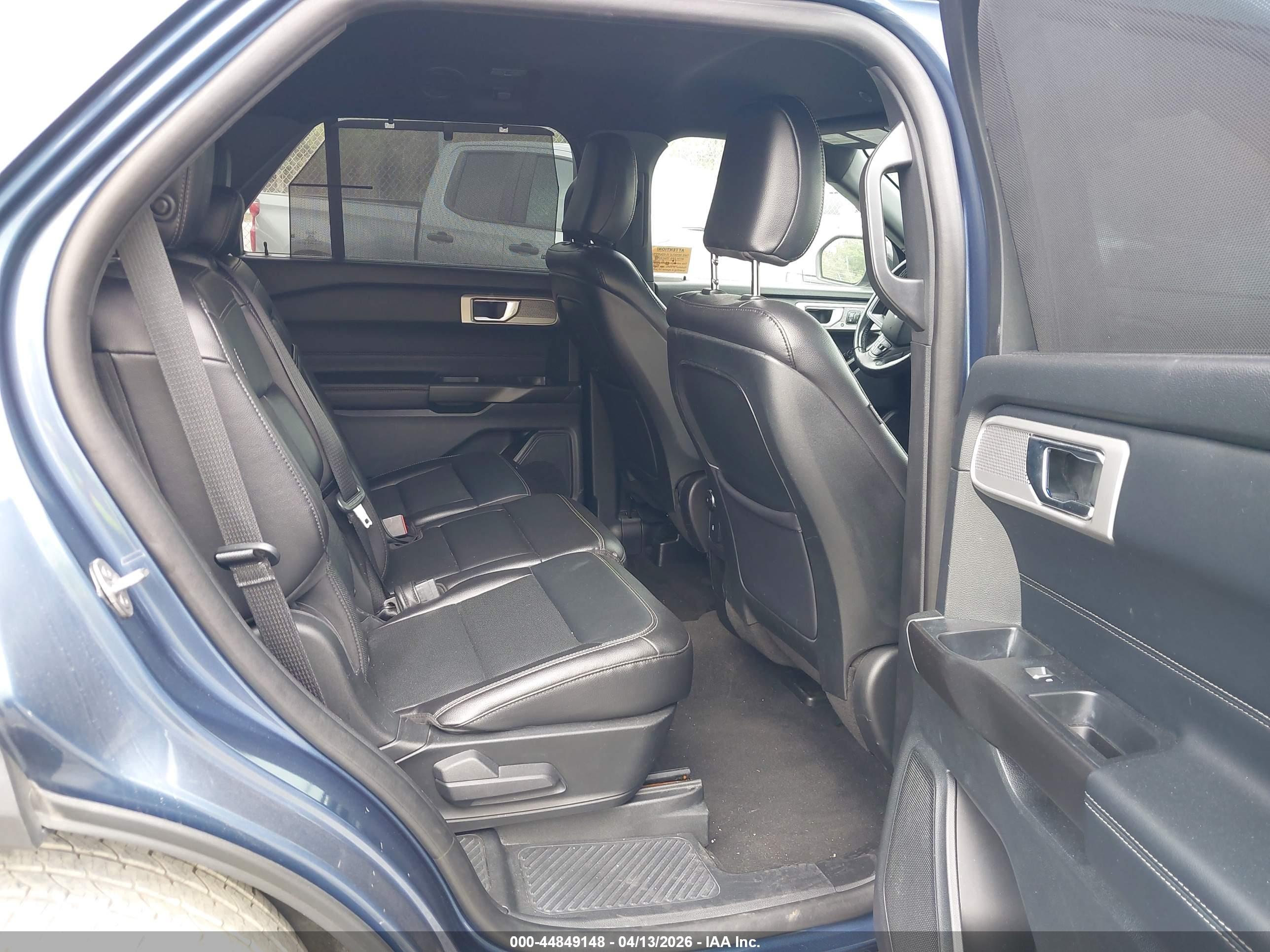 FORD EXPLORER image 8