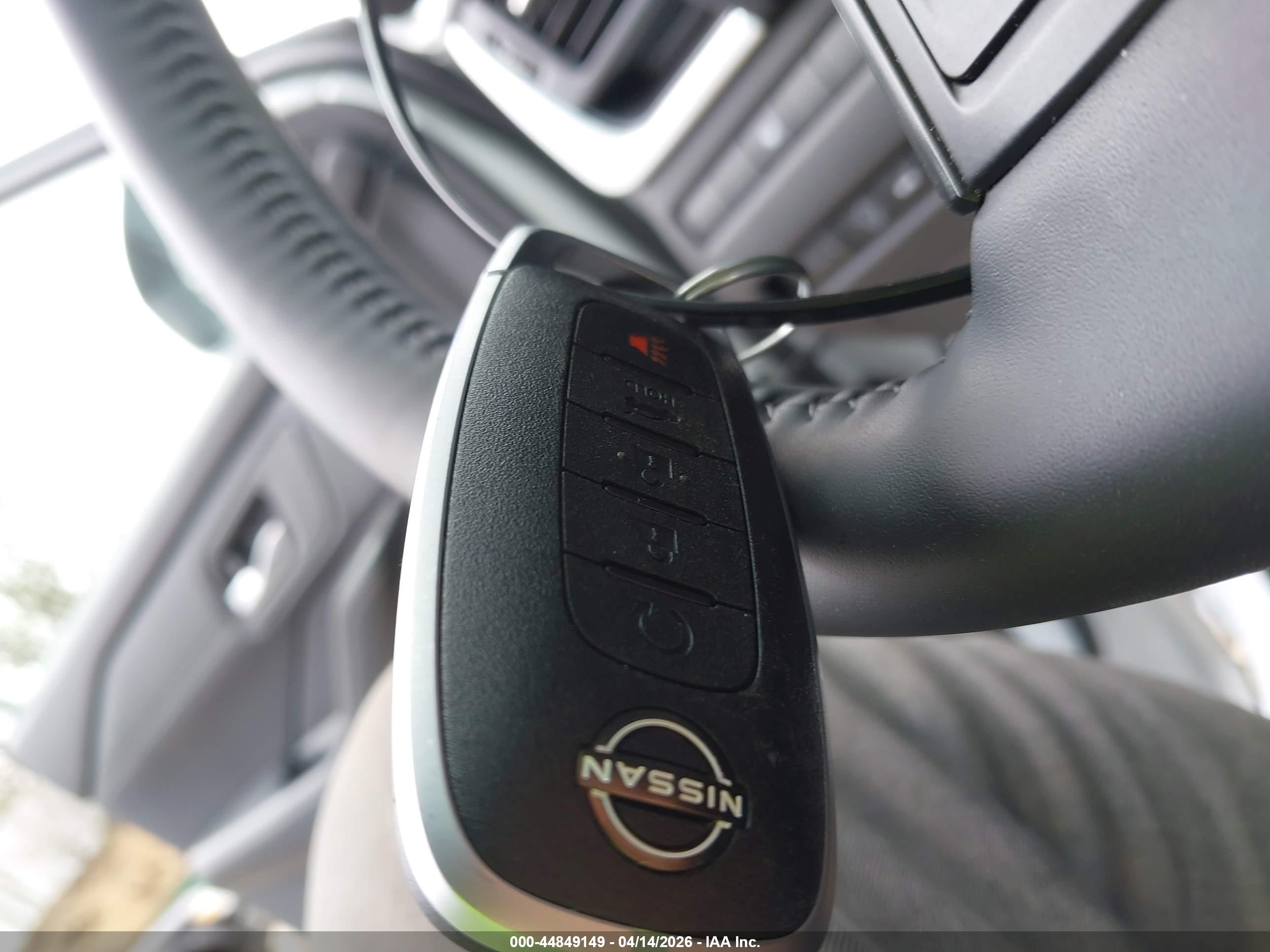 NISSAN ROGUE image 11