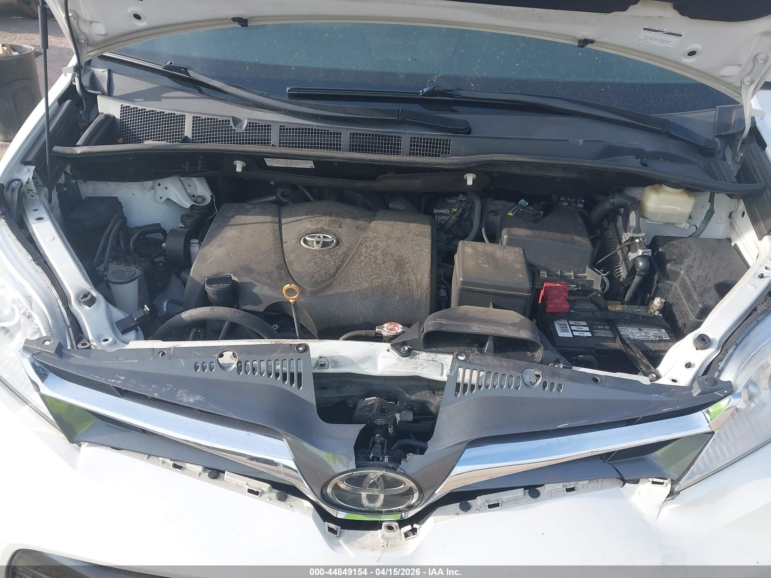 TOYOTA SIENNA image 10