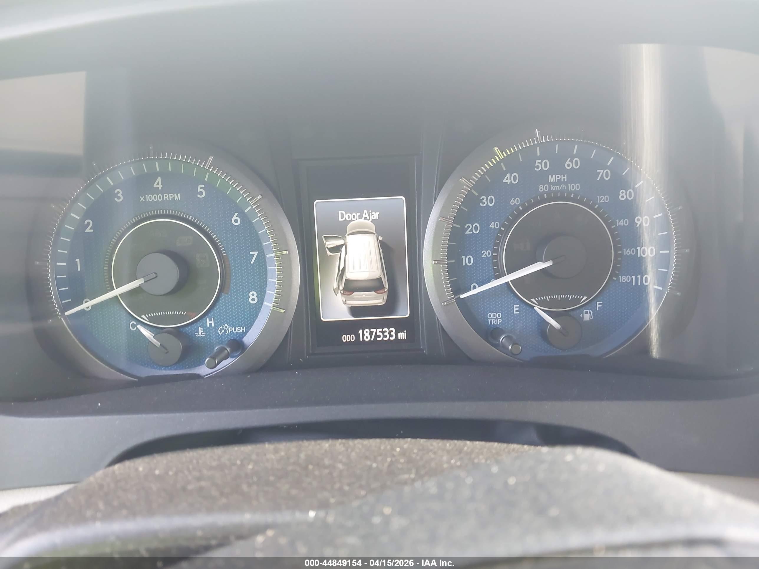 TOYOTA SIENNA image 7