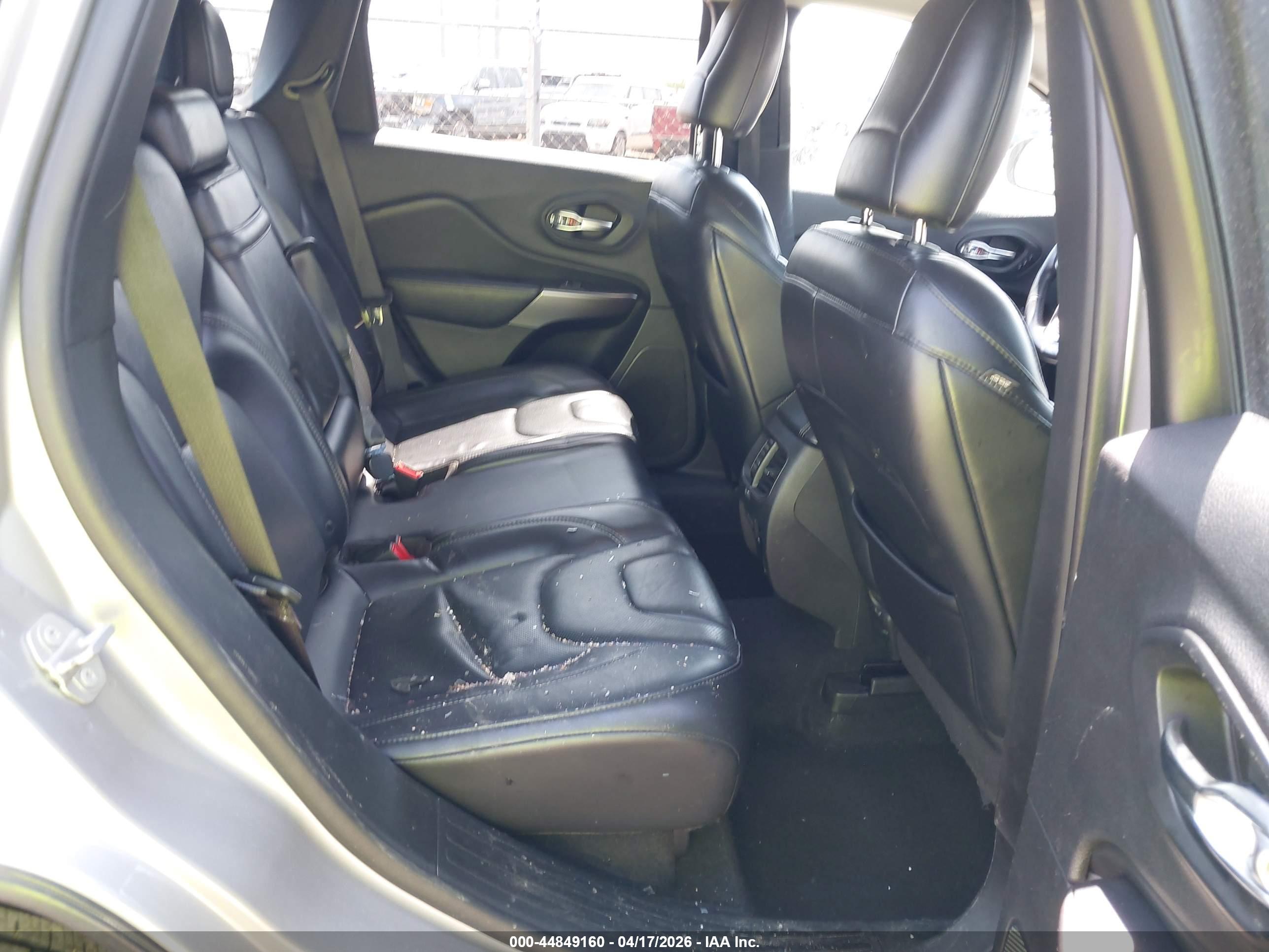 JEEP CHEROKEE image 8