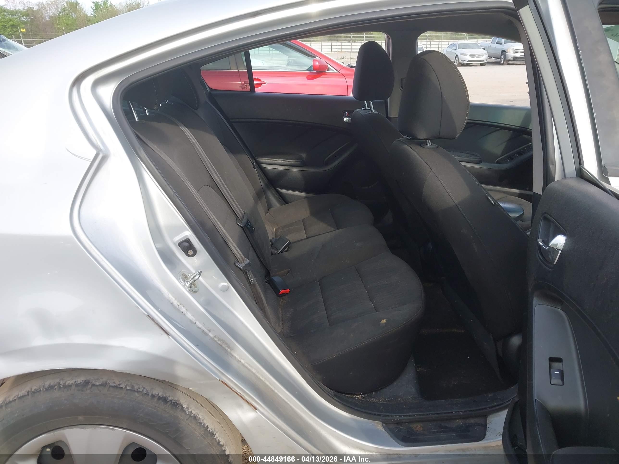KIA FORTE image 8