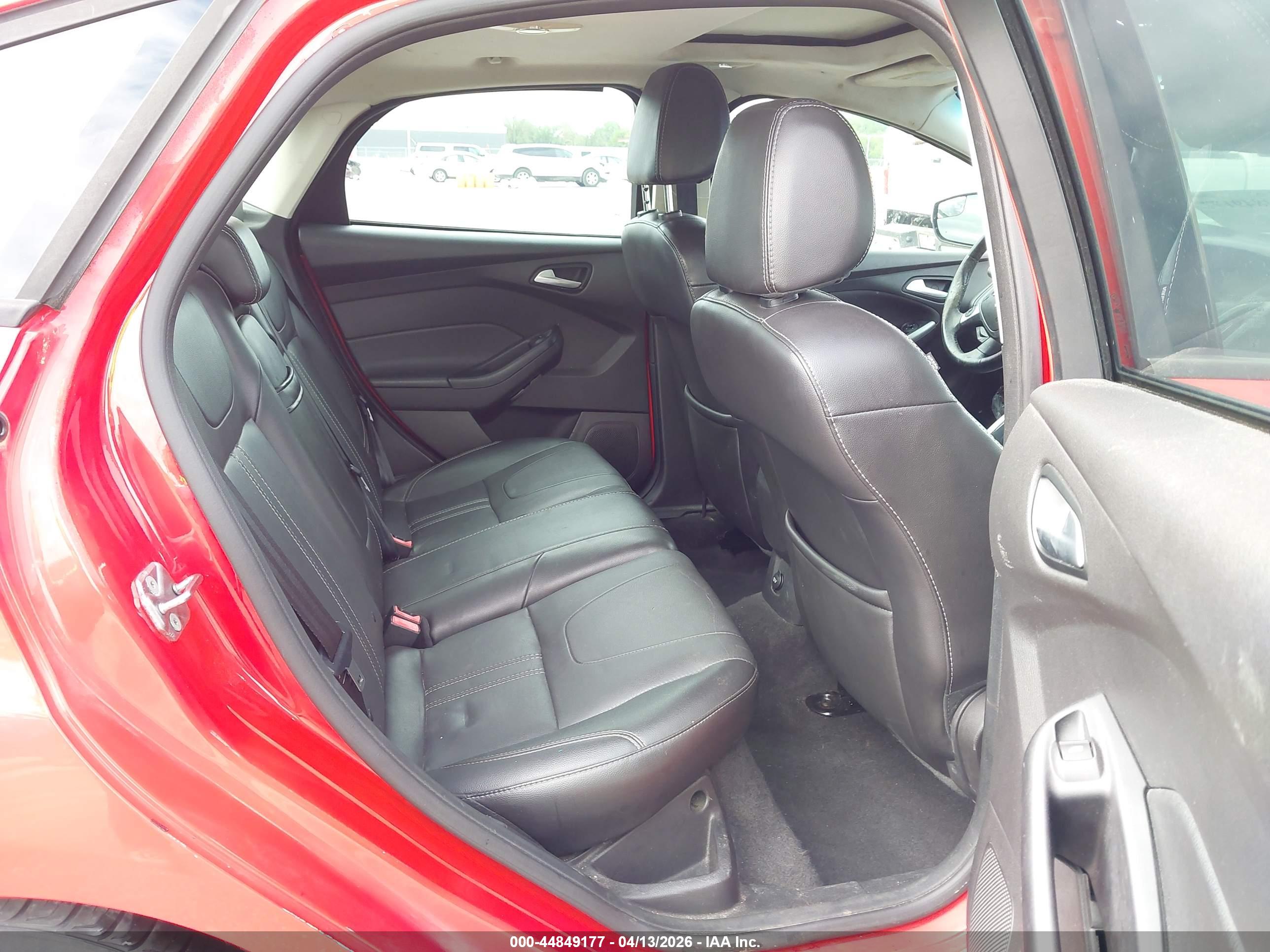 FORD FOCUS image 8