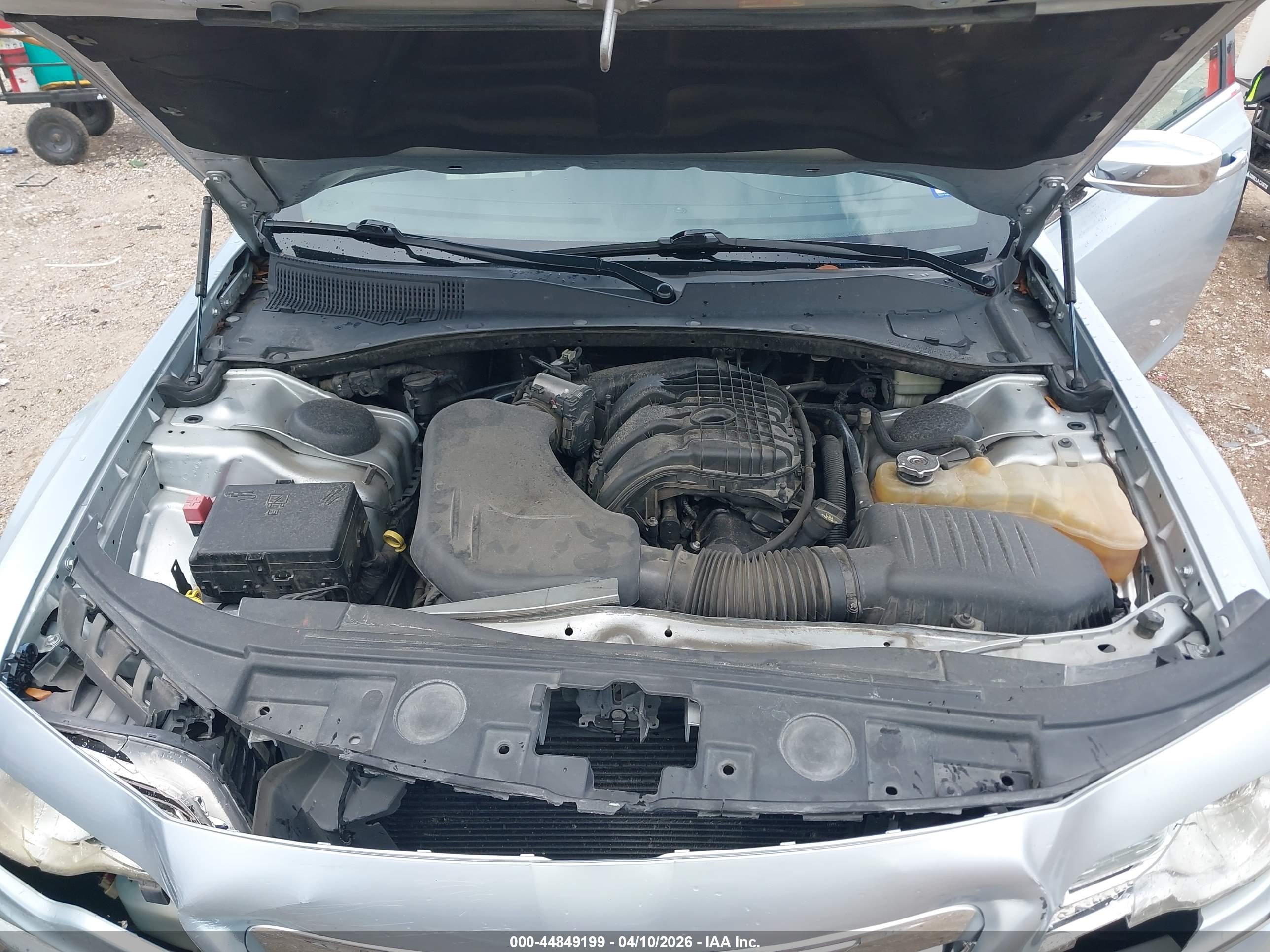CHRYSLER 300 image 10