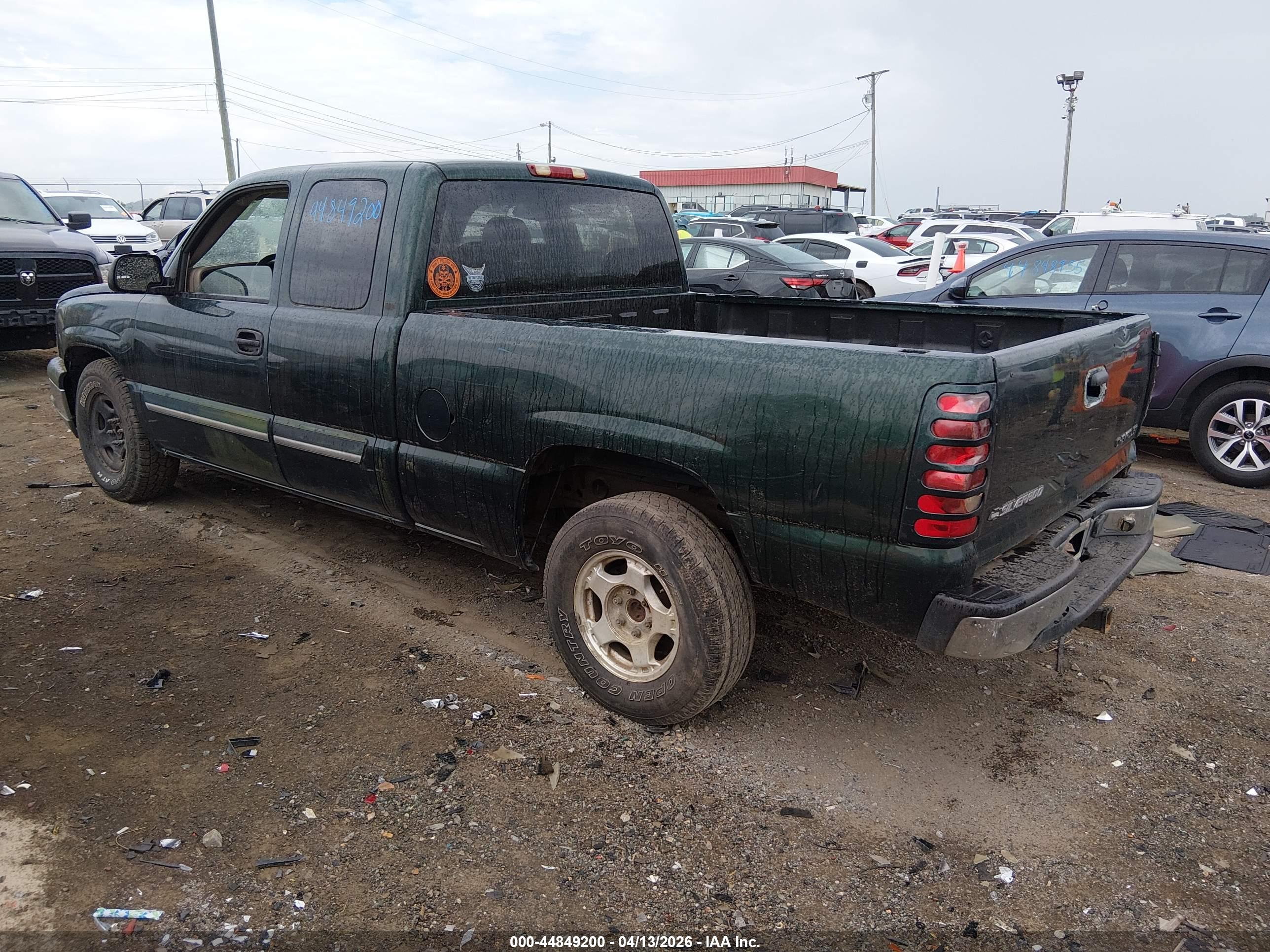 CHEVROLET SILVERADO image 3