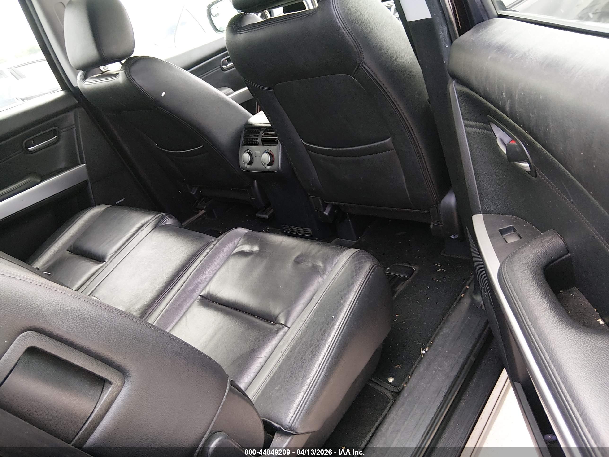 MAZDA CX-9 image 8