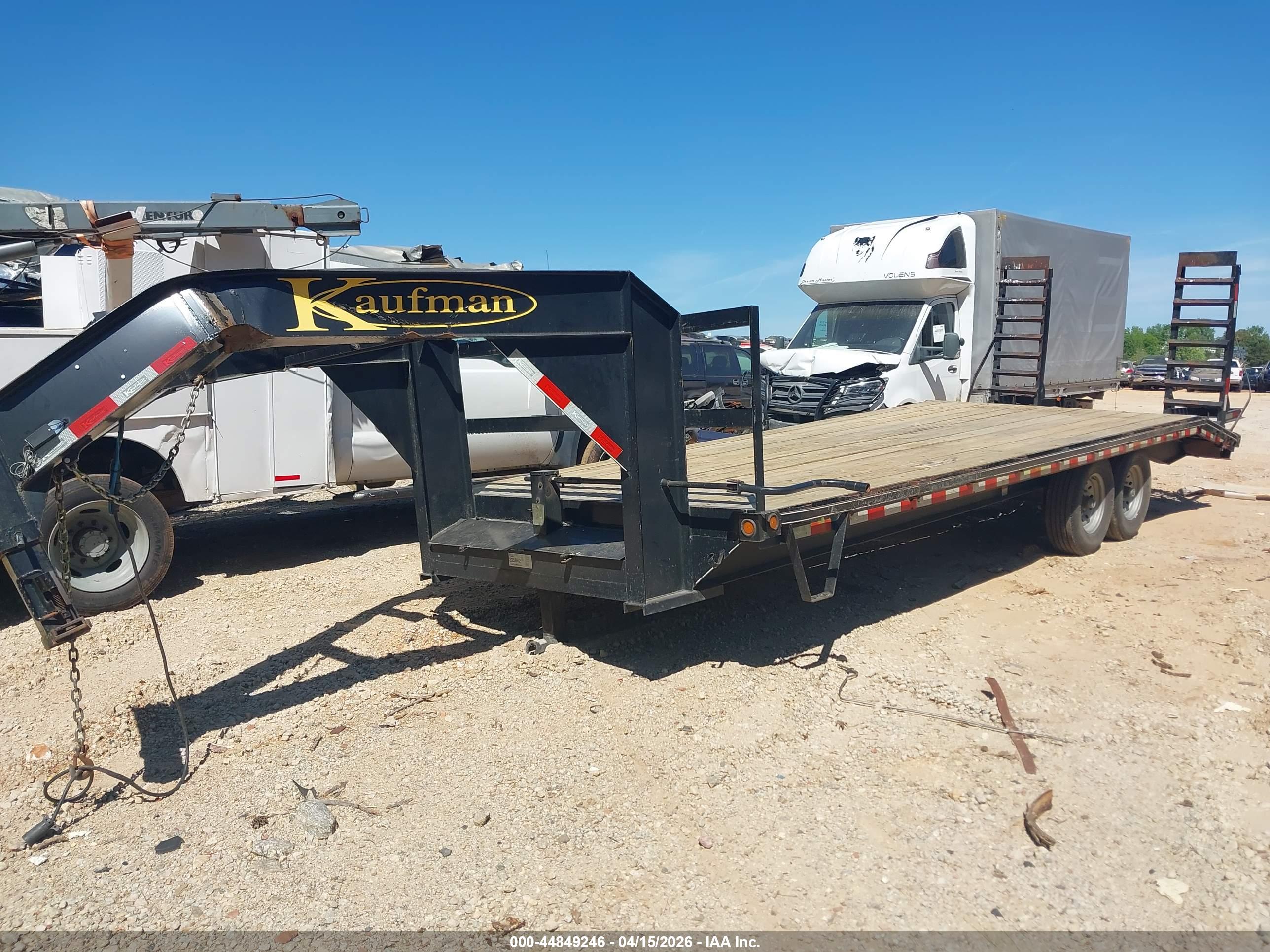 KAUFMAN TRAILERS image 2