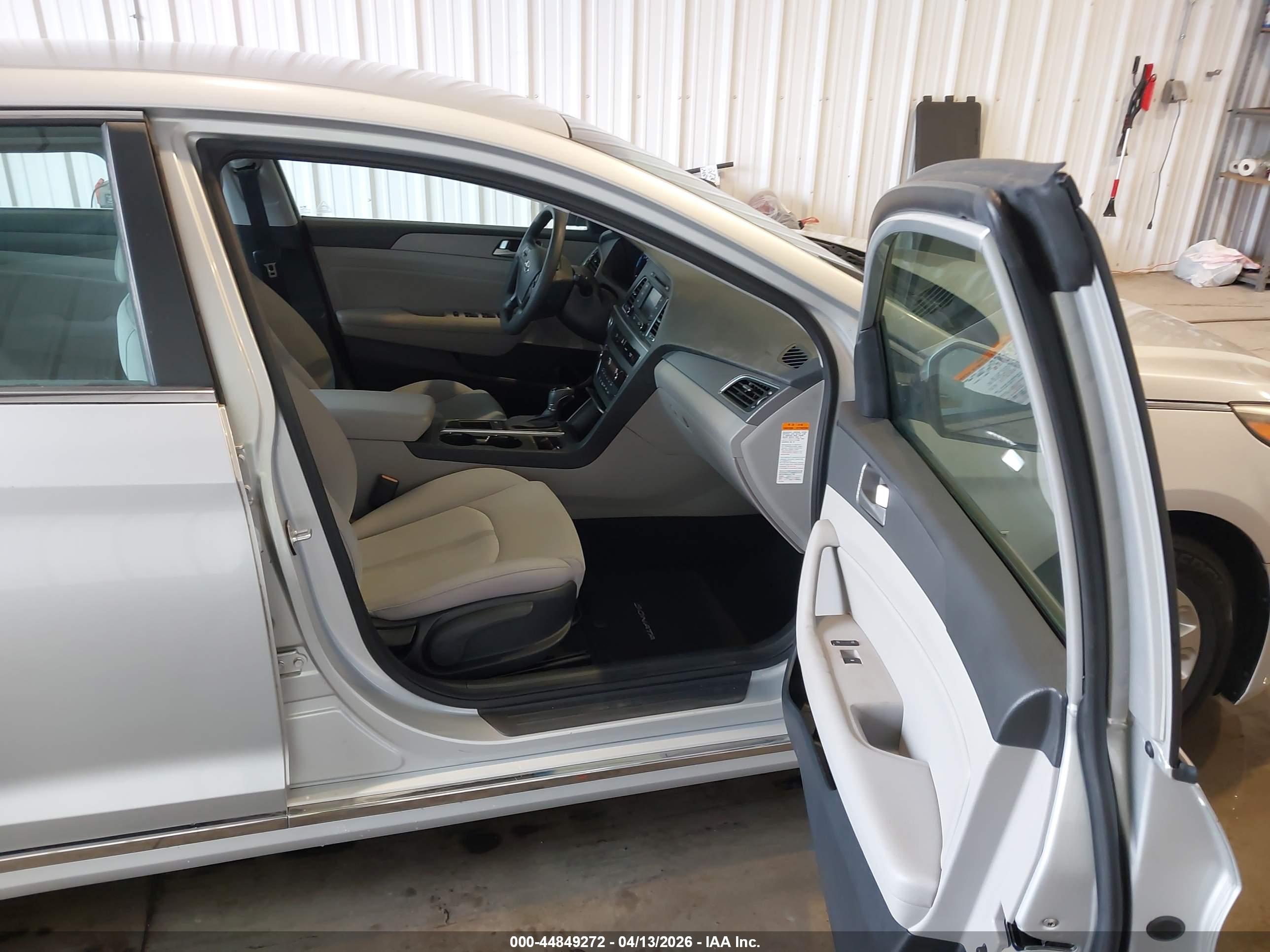 HYUNDAI SONATA image 5