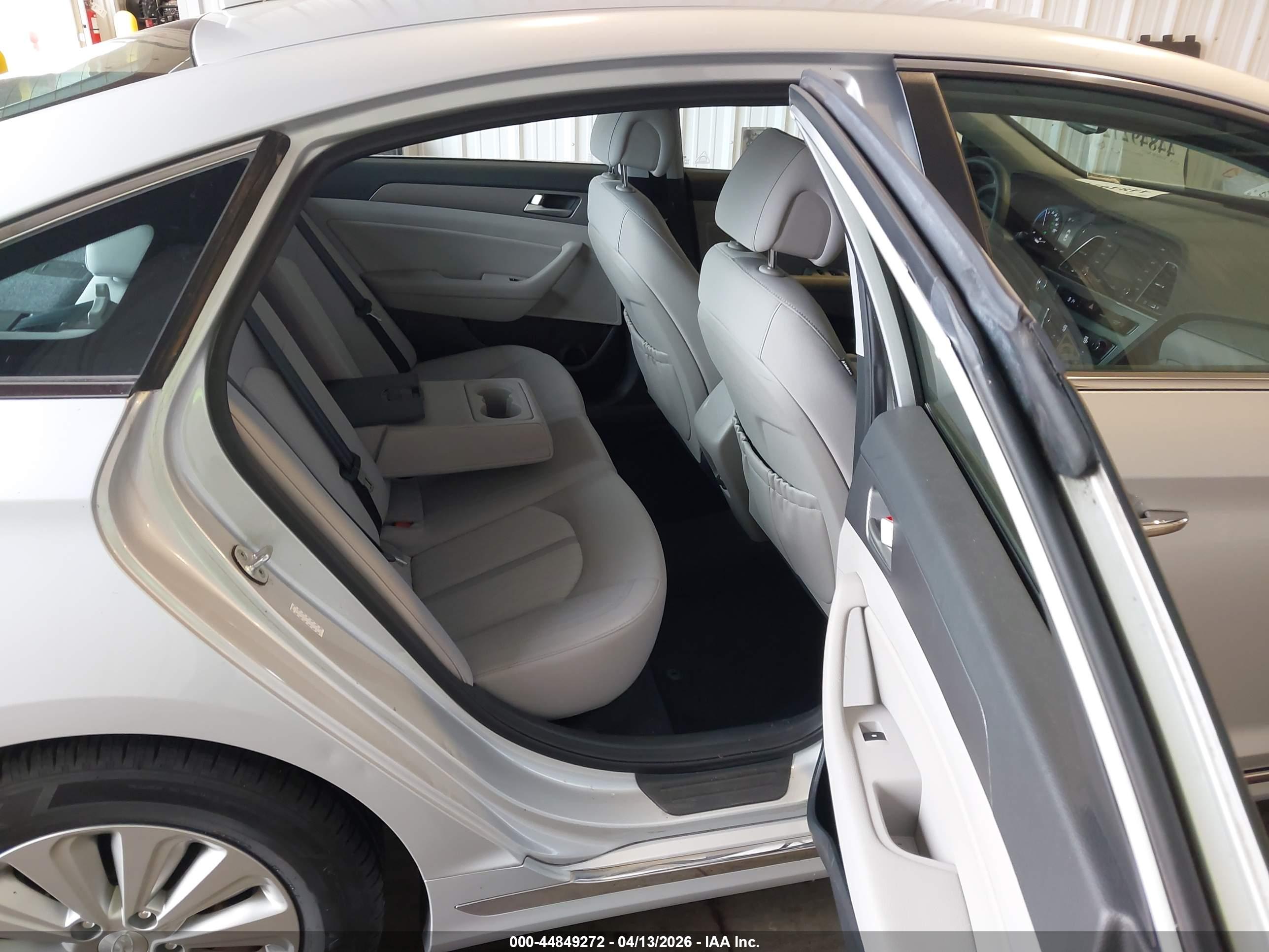 HYUNDAI SONATA image 8