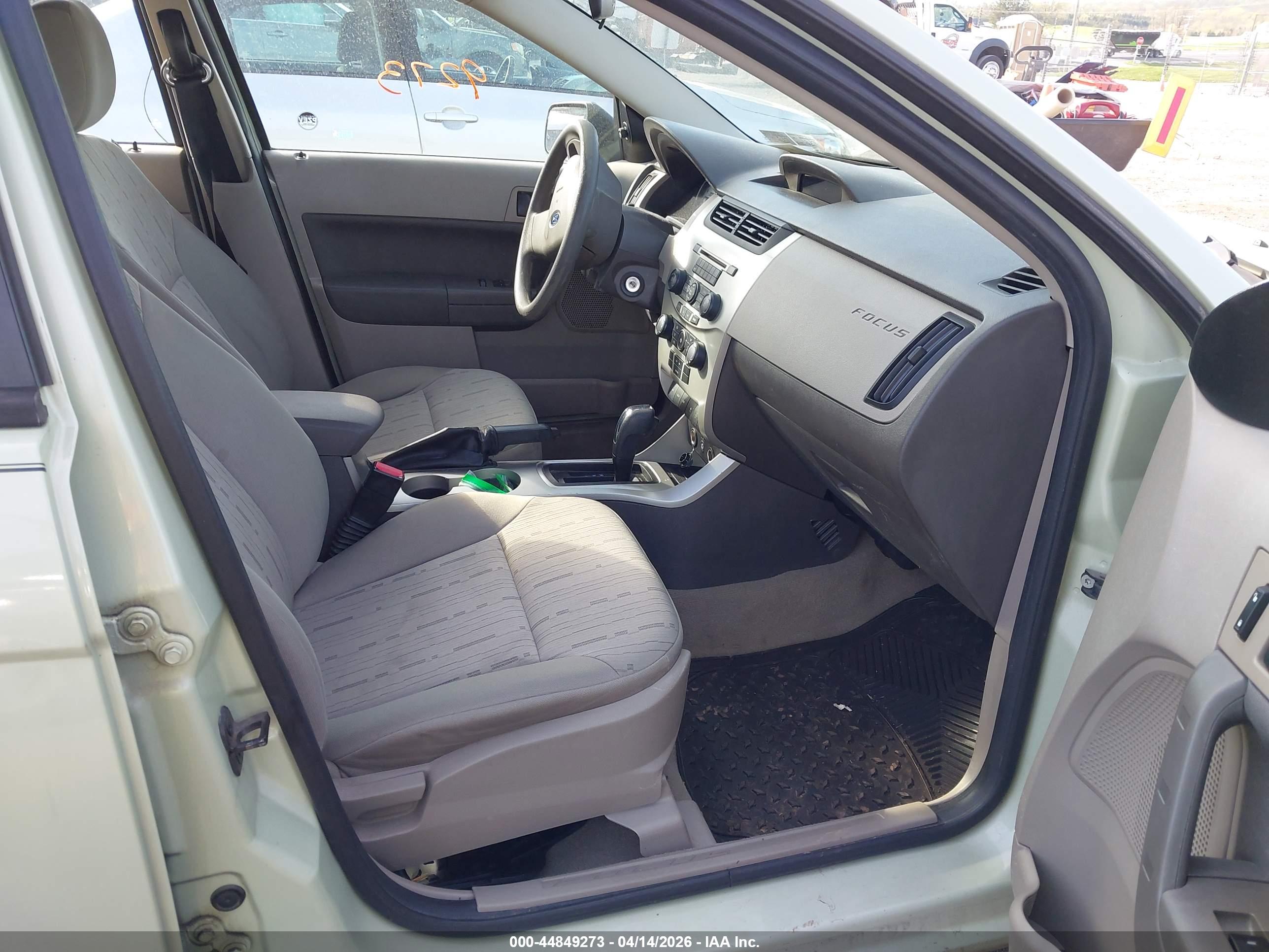 FORD FOCUS image 5