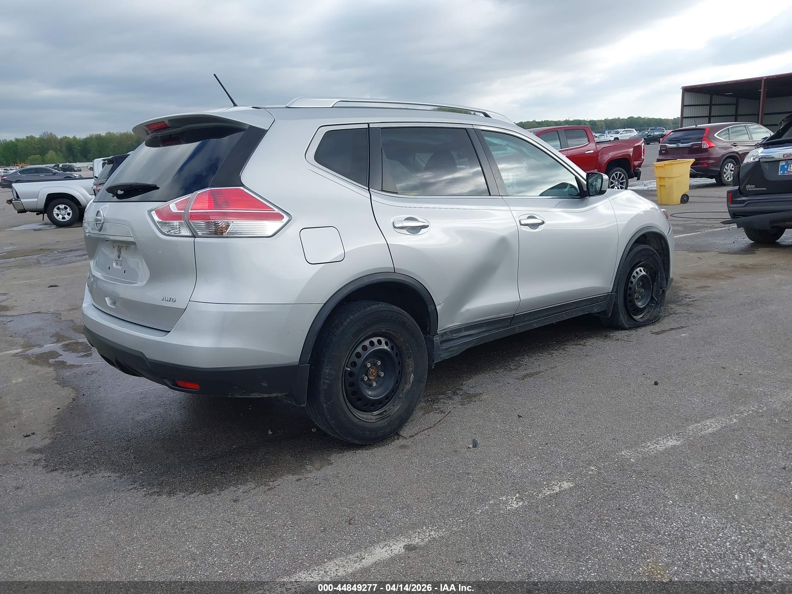 NISSAN ROGUE image 4