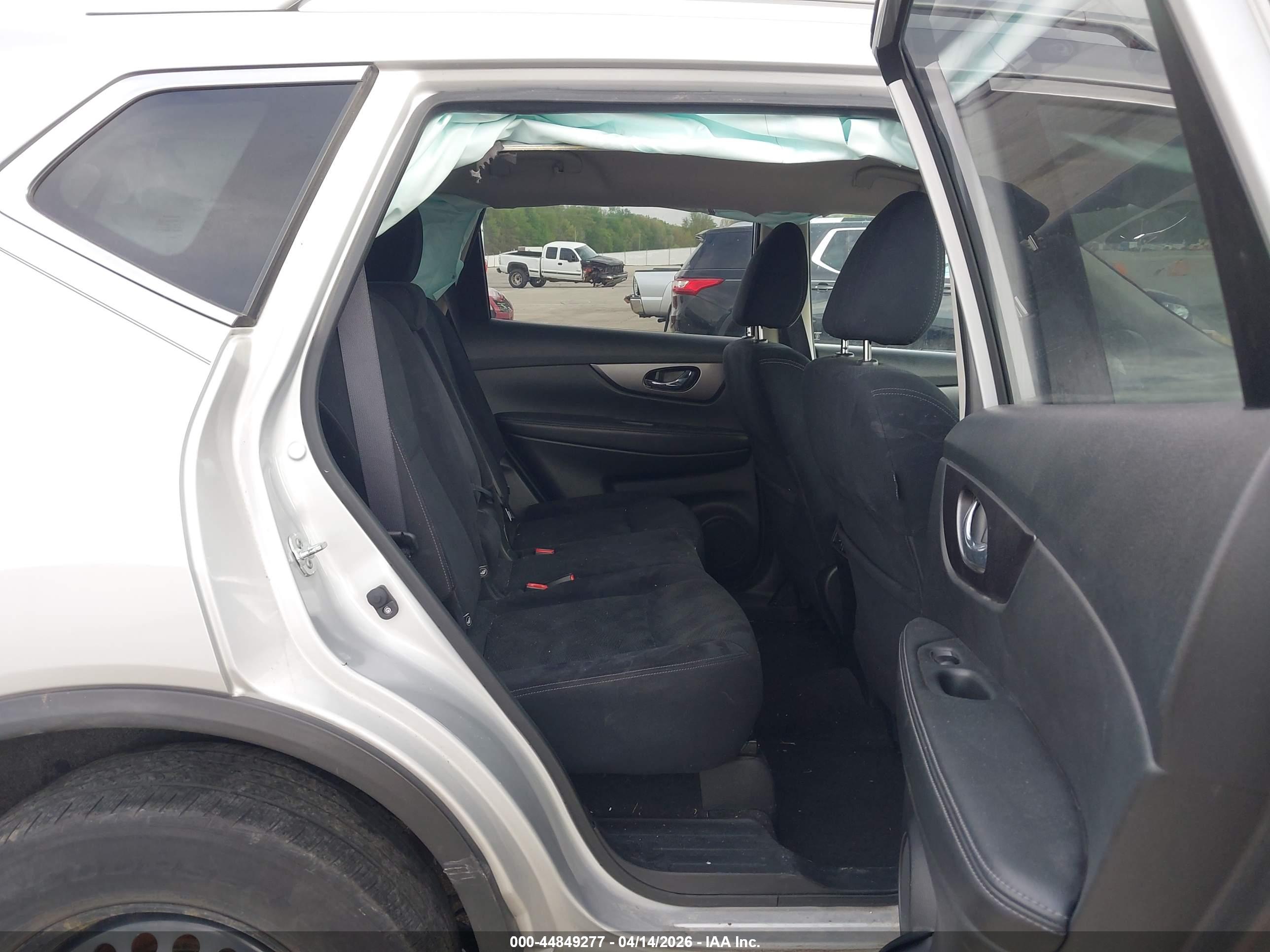 NISSAN ROGUE image 8