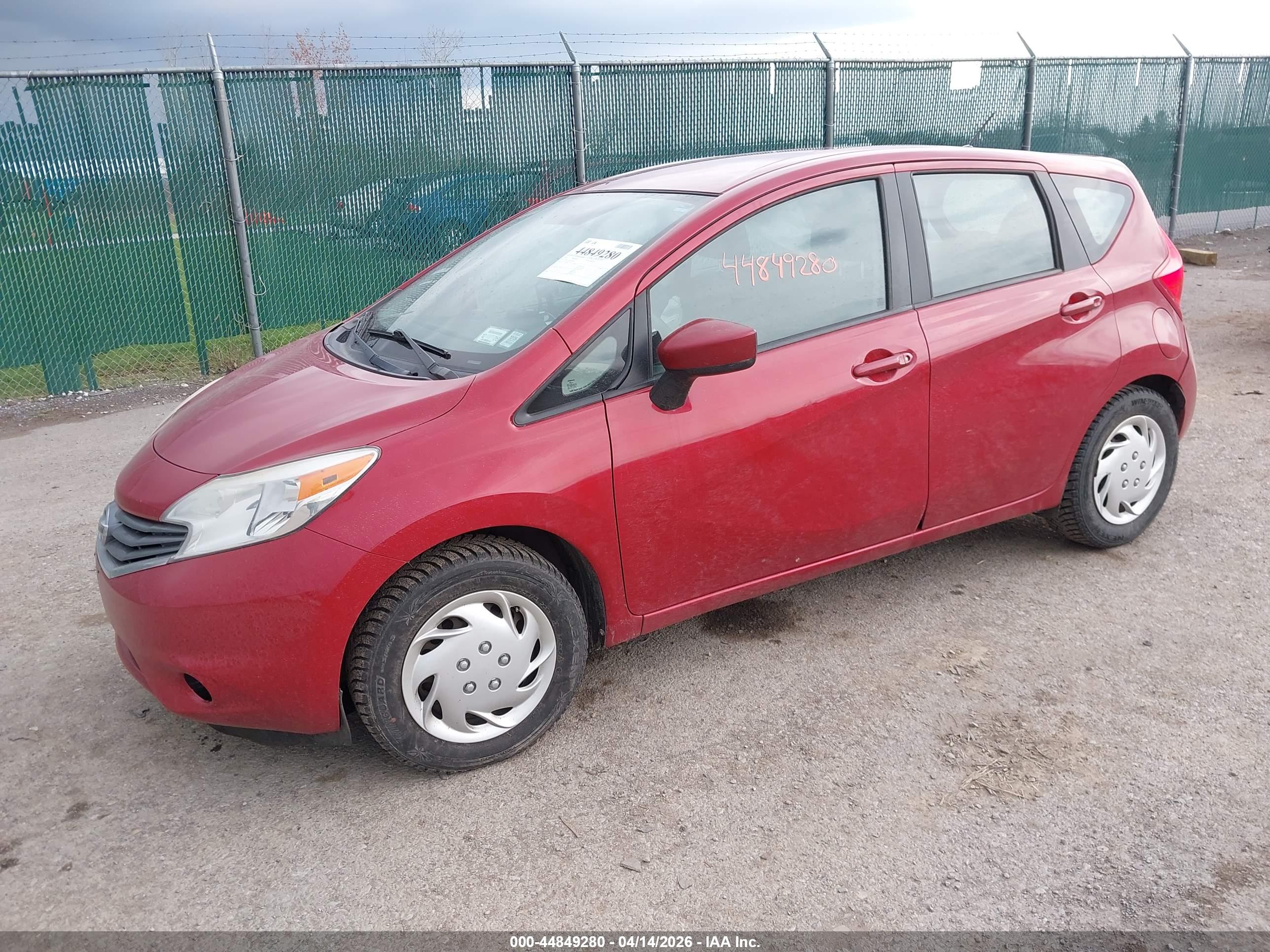 NISSAN VERSA image 2